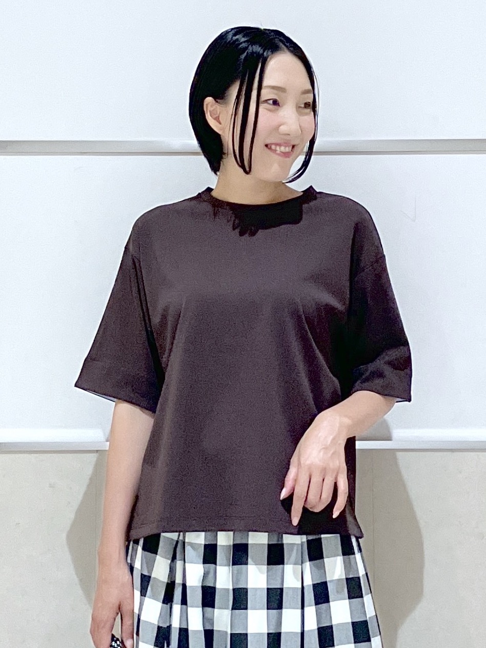 eriko さんの「Dessin｜【汗シミ防止/UVカット】配色スリーブ 五分袖プルオーバー」を使ったコーディネート