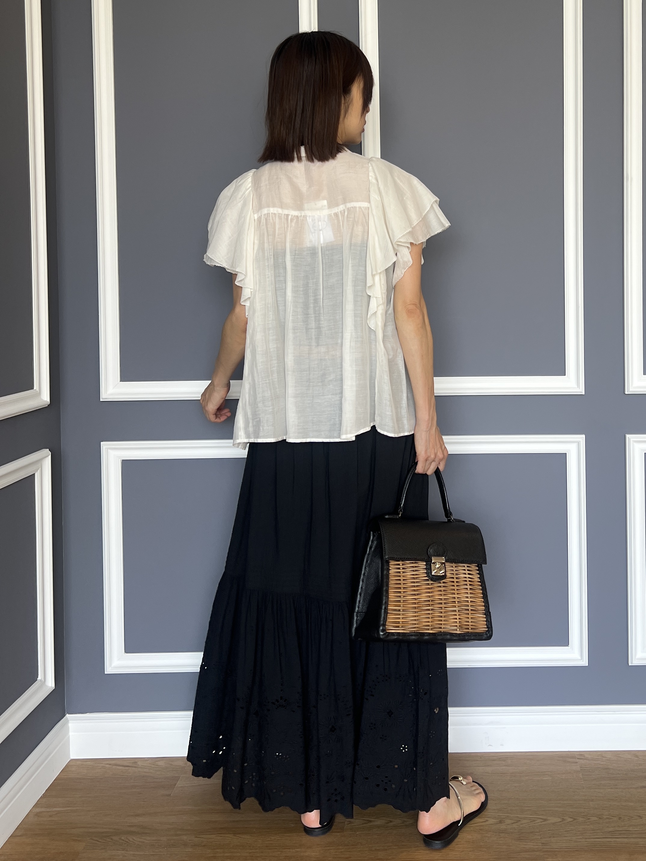 misaさんの「DRESSTERIOR｜コットンシルク ラッフルスリーブ ブラウス」を使ったコーディネート
