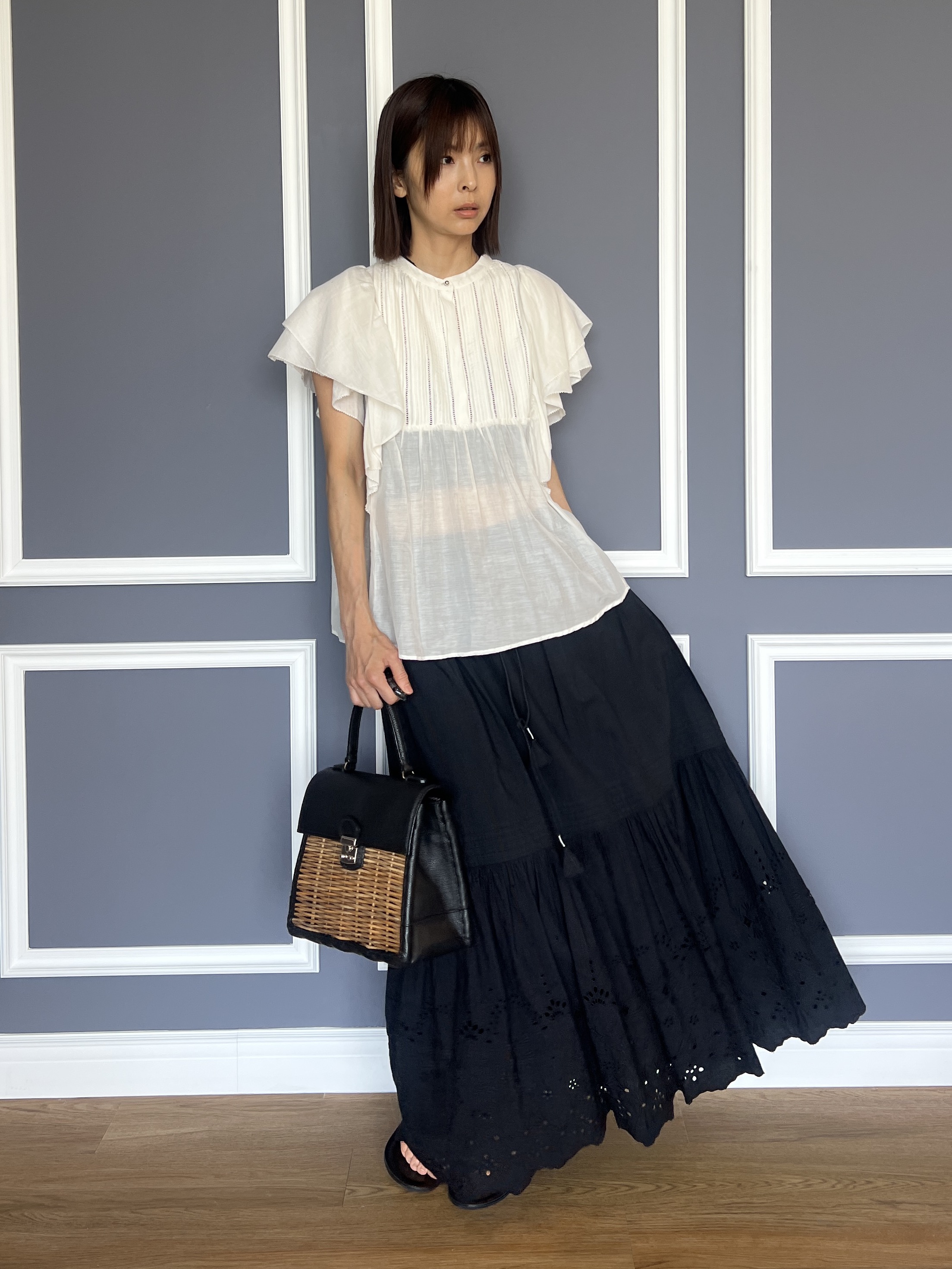 misaさんの「DRESSTERIOR｜コットンシルク ラッフルスリーブ ブラウス」を使ったコーディネート