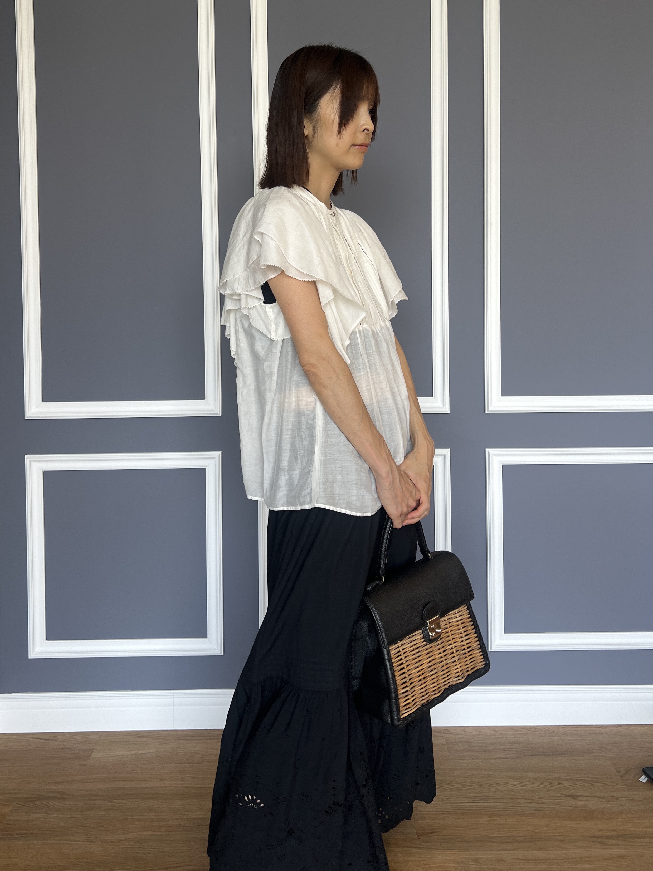 misaさんの「DRESSTERIOR｜コットンシルク ラッフルスリーブ ブラウス」を使ったコーディネート