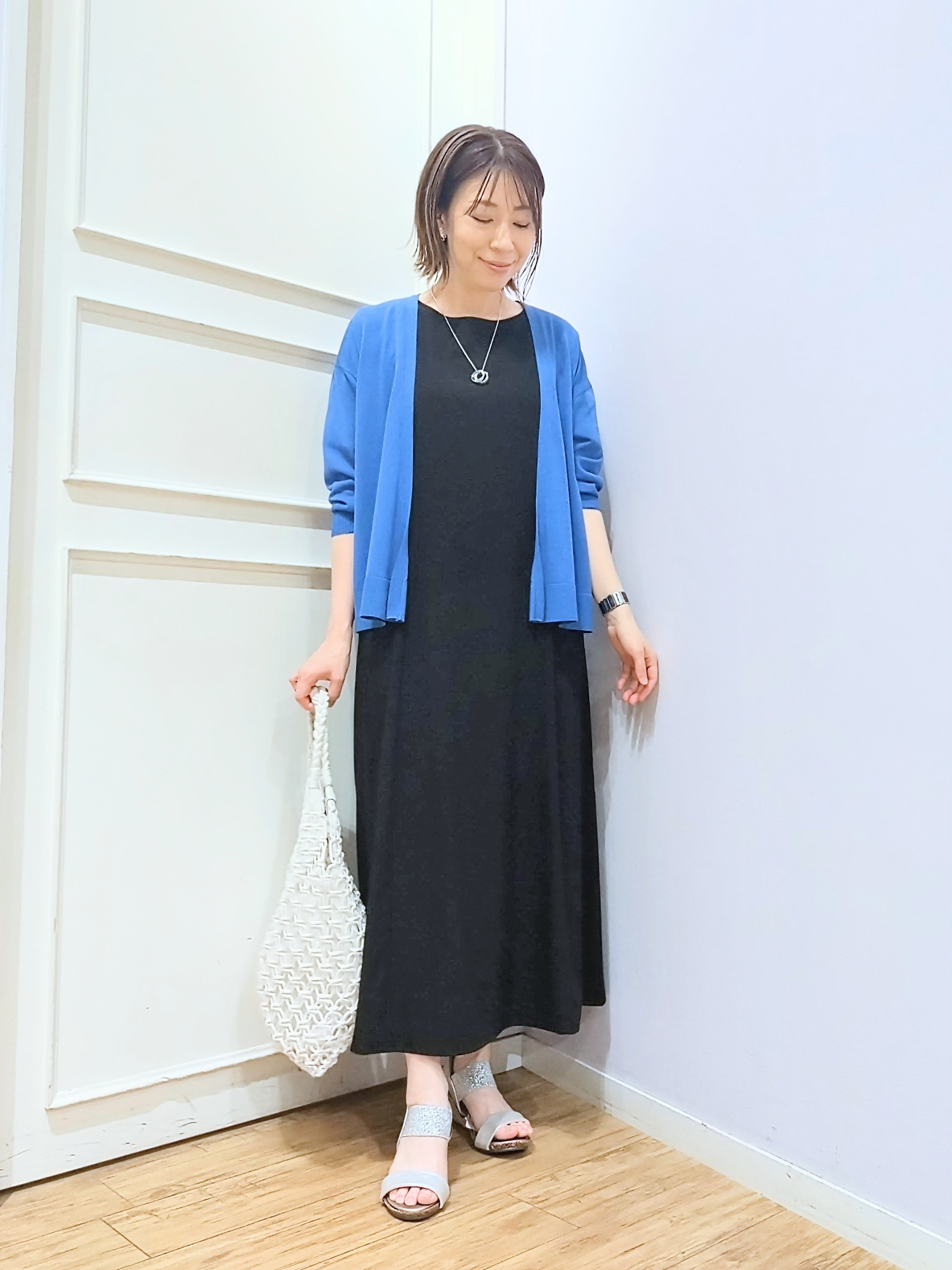 miomioさんの「SHOO･LA･RUE｜【ひんやり/洗濯機可/S-LL】オンにもオフにも マルチに使えるボタンレスカーディガン」を使ったコーディネート