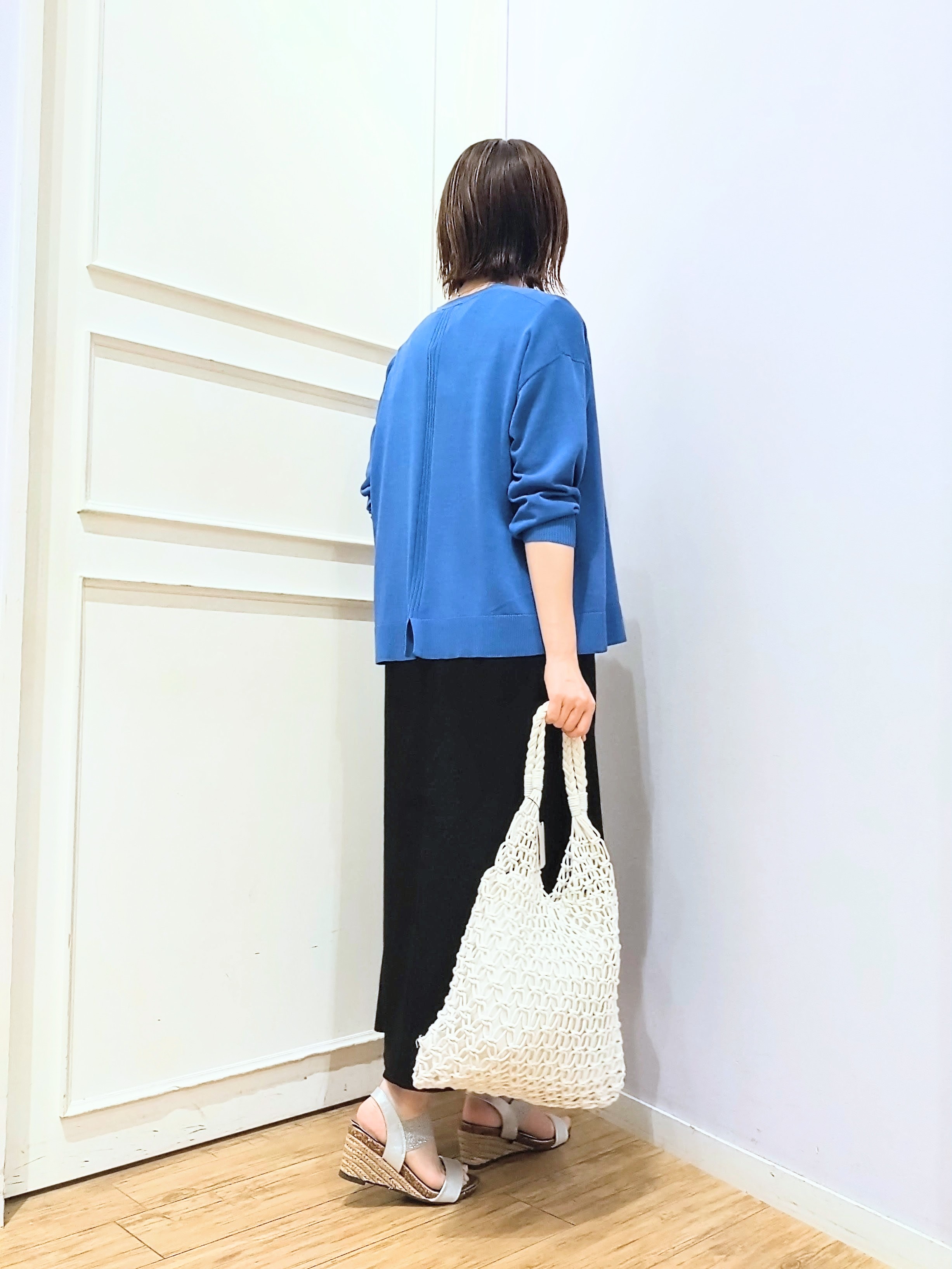 miomioさんの「SHOO･LA･RUE｜【ひんやり/洗濯機可/S-LL】オンにもオフにも マルチに使えるボタンレスカーディガン」を使ったコーディネート
