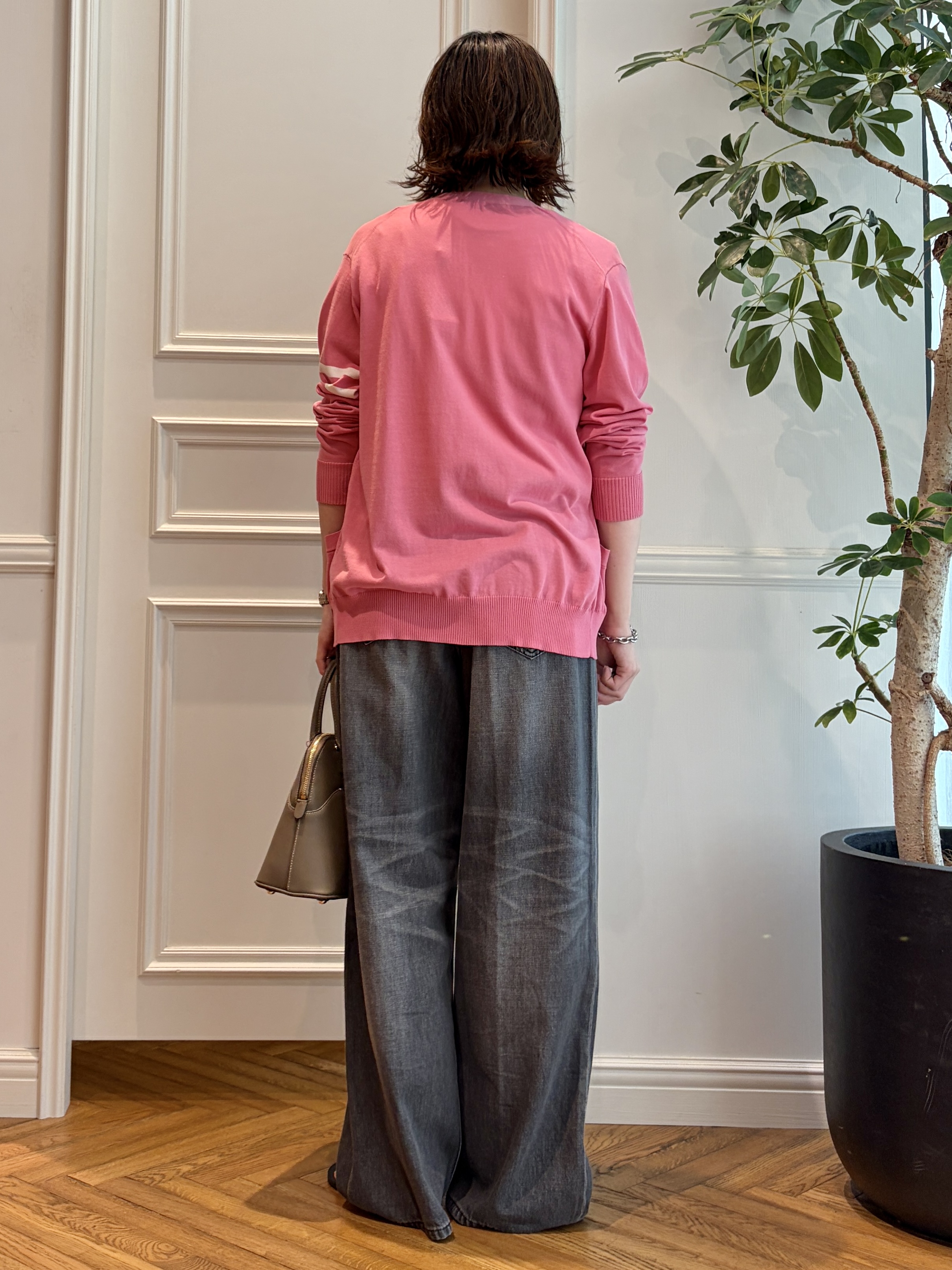 nakaoさんの「DRESSTERIOR｜NICOLAS LAINAS（ニコラスライナス）ソフトソールトングサンダル」を使ったコーディネート