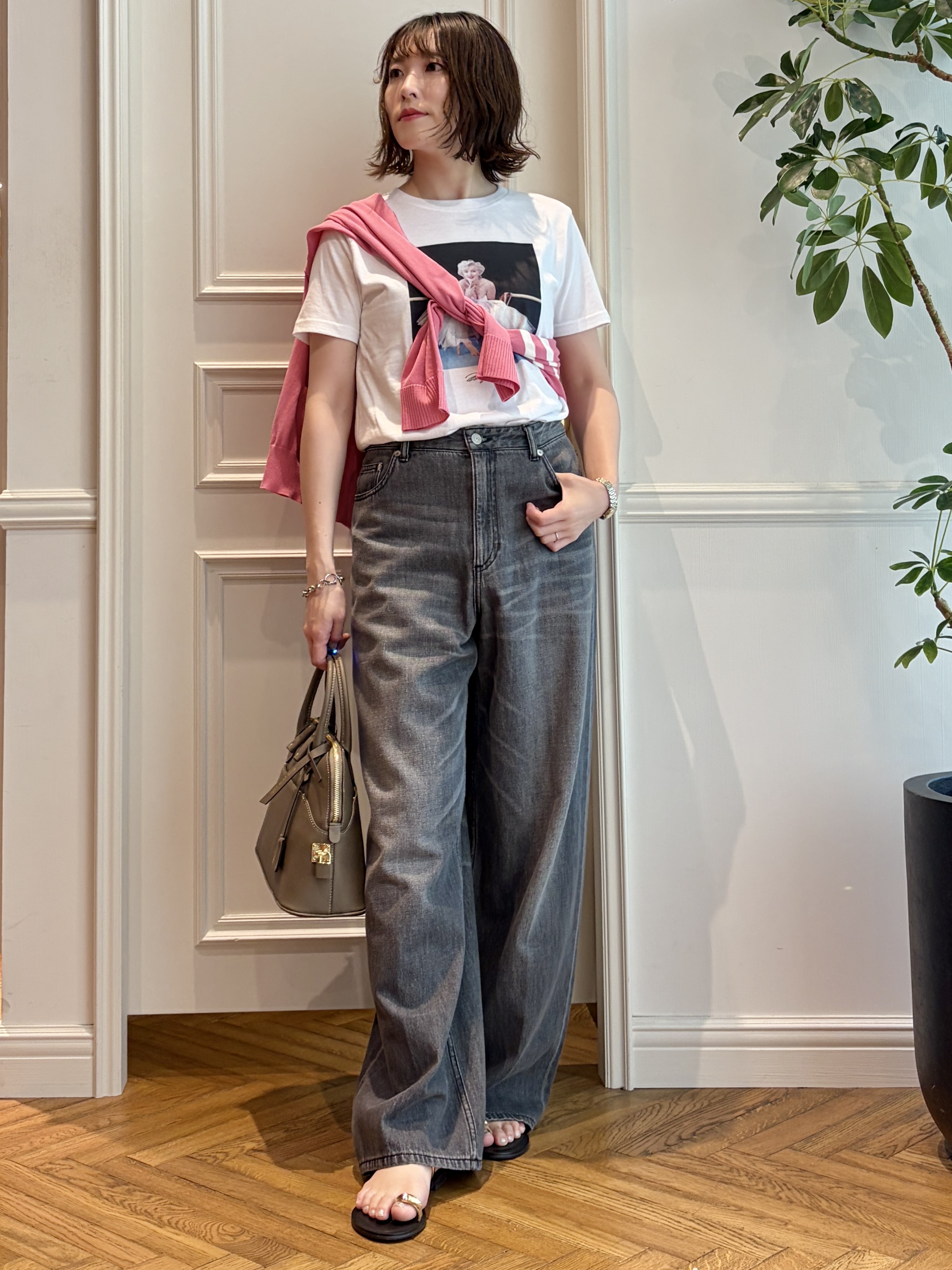 nakaoさんの「DRESSTERIOR｜NICOLAS LAINAS（ニコラスライナス）ソフトソールトングサンダル」を使ったコーディネート