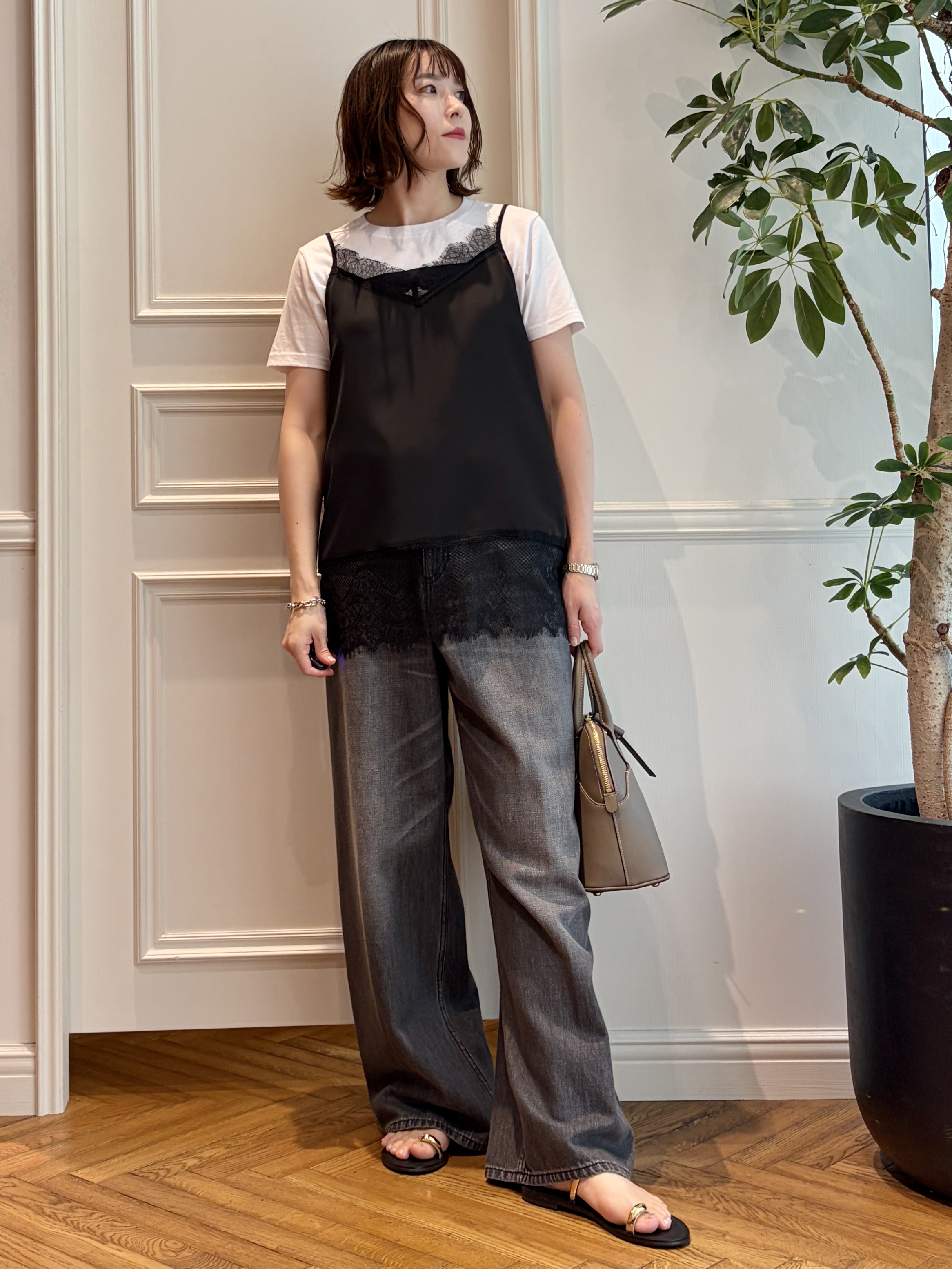 nakaoさんの「DRESSTERIOR｜NICOLAS LAINAS（ニコラスライナス）ソフトソールトングサンダル」を使ったコーディネート