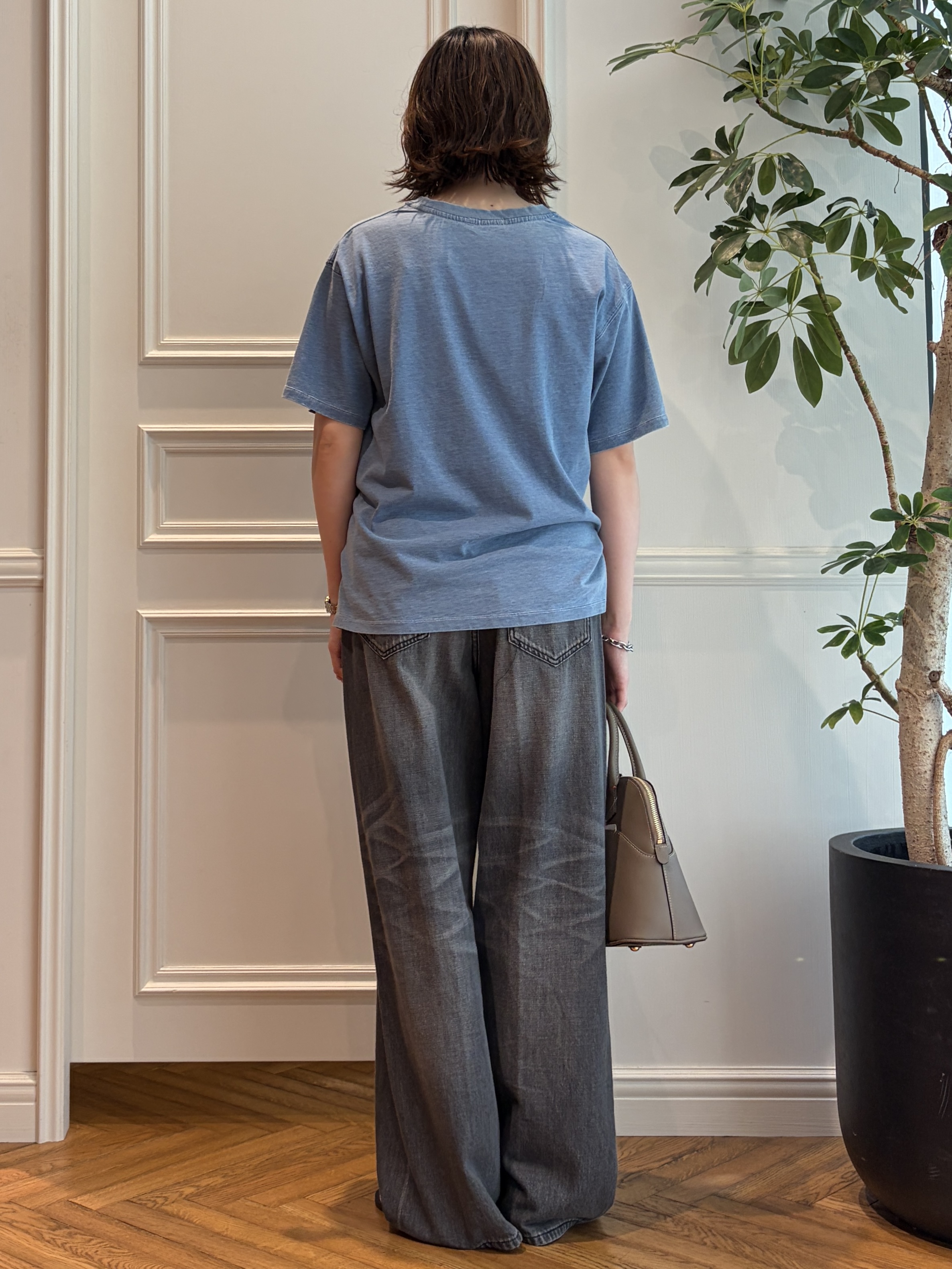 nakaoさんの「DRESSTERIOR｜NICOLAS LAINAS（ニコラスライナス）ソフトソールトングサンダル」を使ったコーディネート