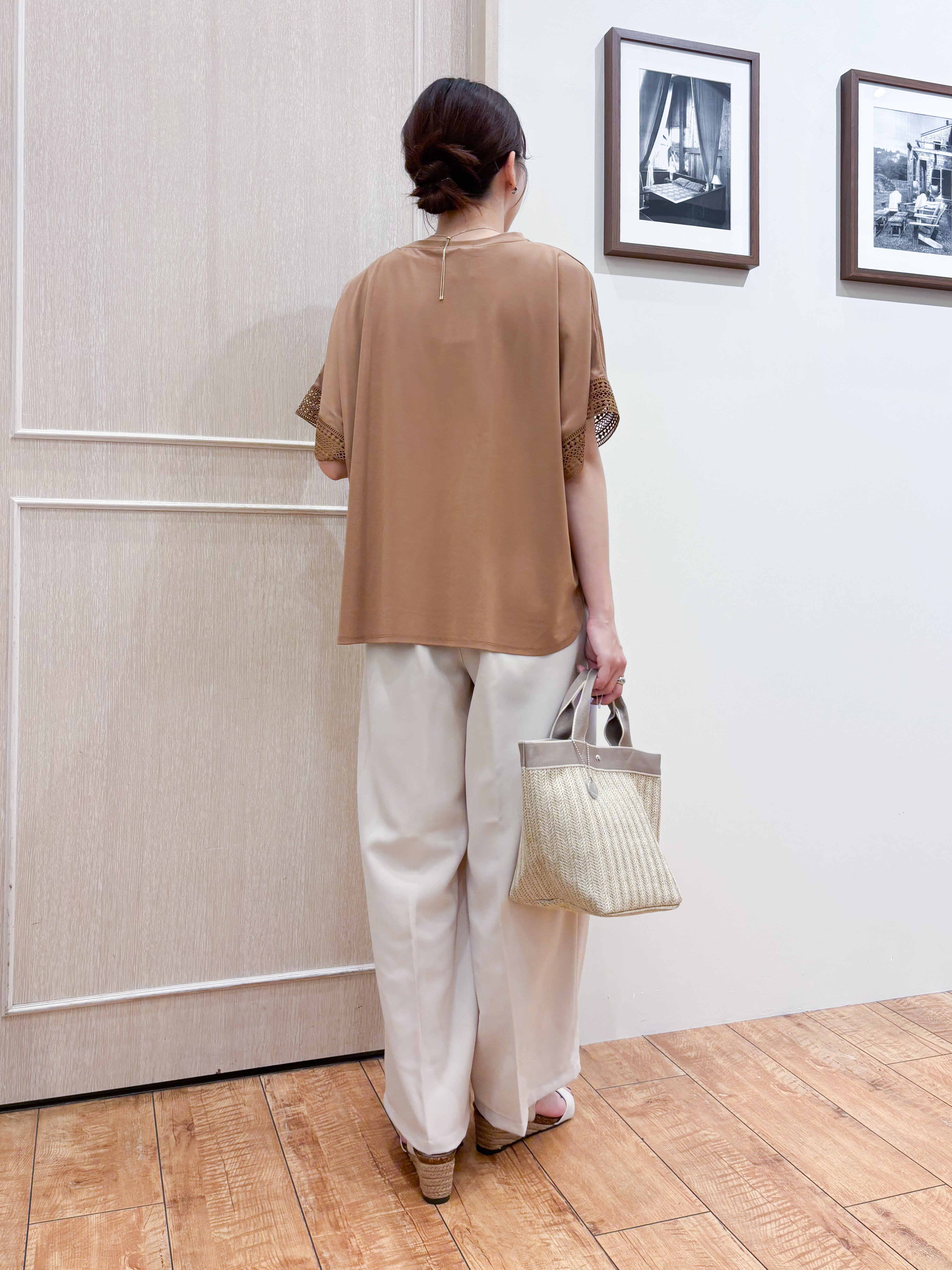 なみさんの「SHOO･LA･RUE｜【ひんやり/UV】お袖レースが上品 ゆったりとろみトップス」を使ったコーディネート