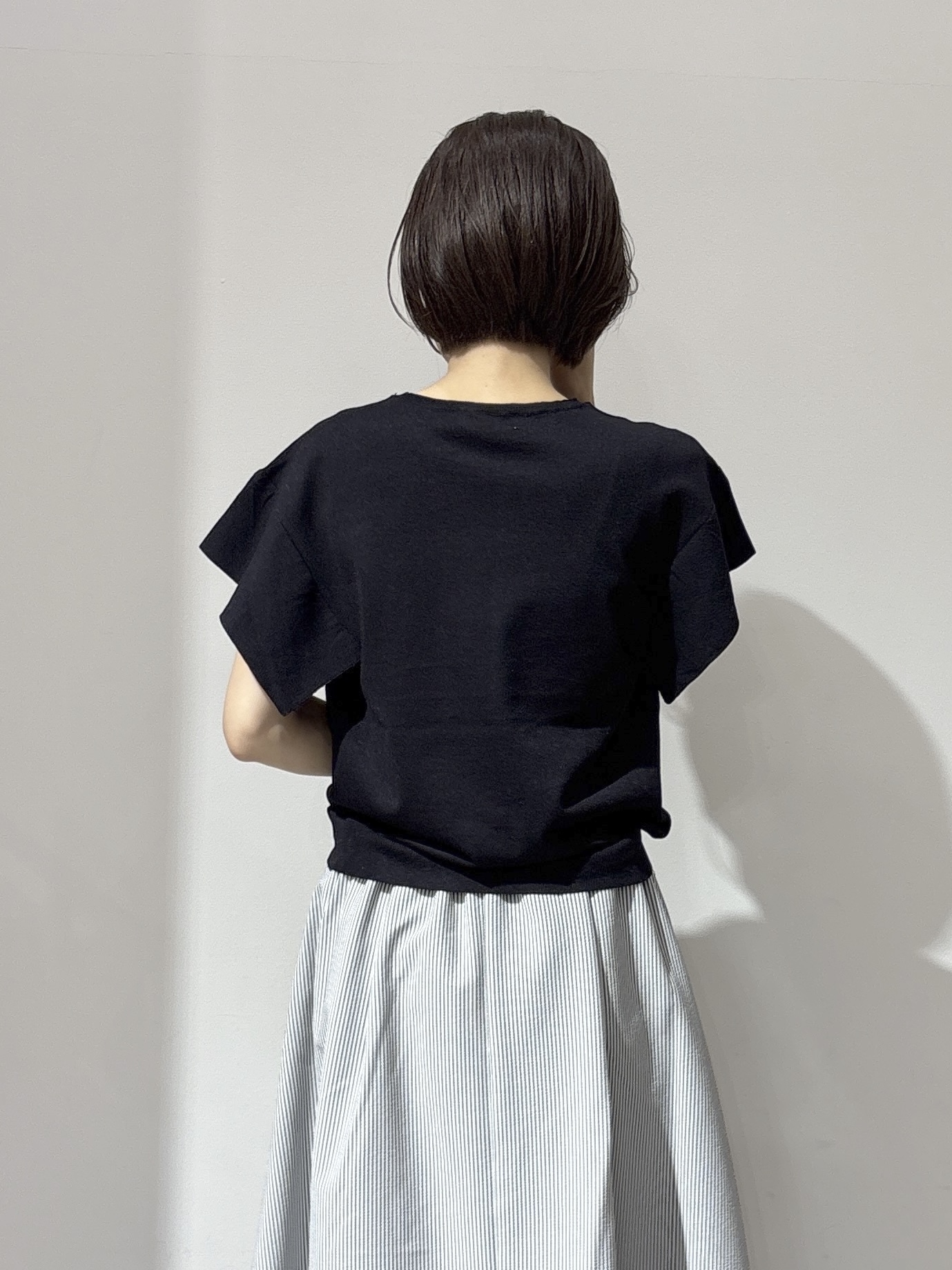 NAKAさんの「OPAQUE.CLIP｜『STORY Web7月掲載』ドライタッチラメニット《UV／洗える／6col》」を使ったコーディネート