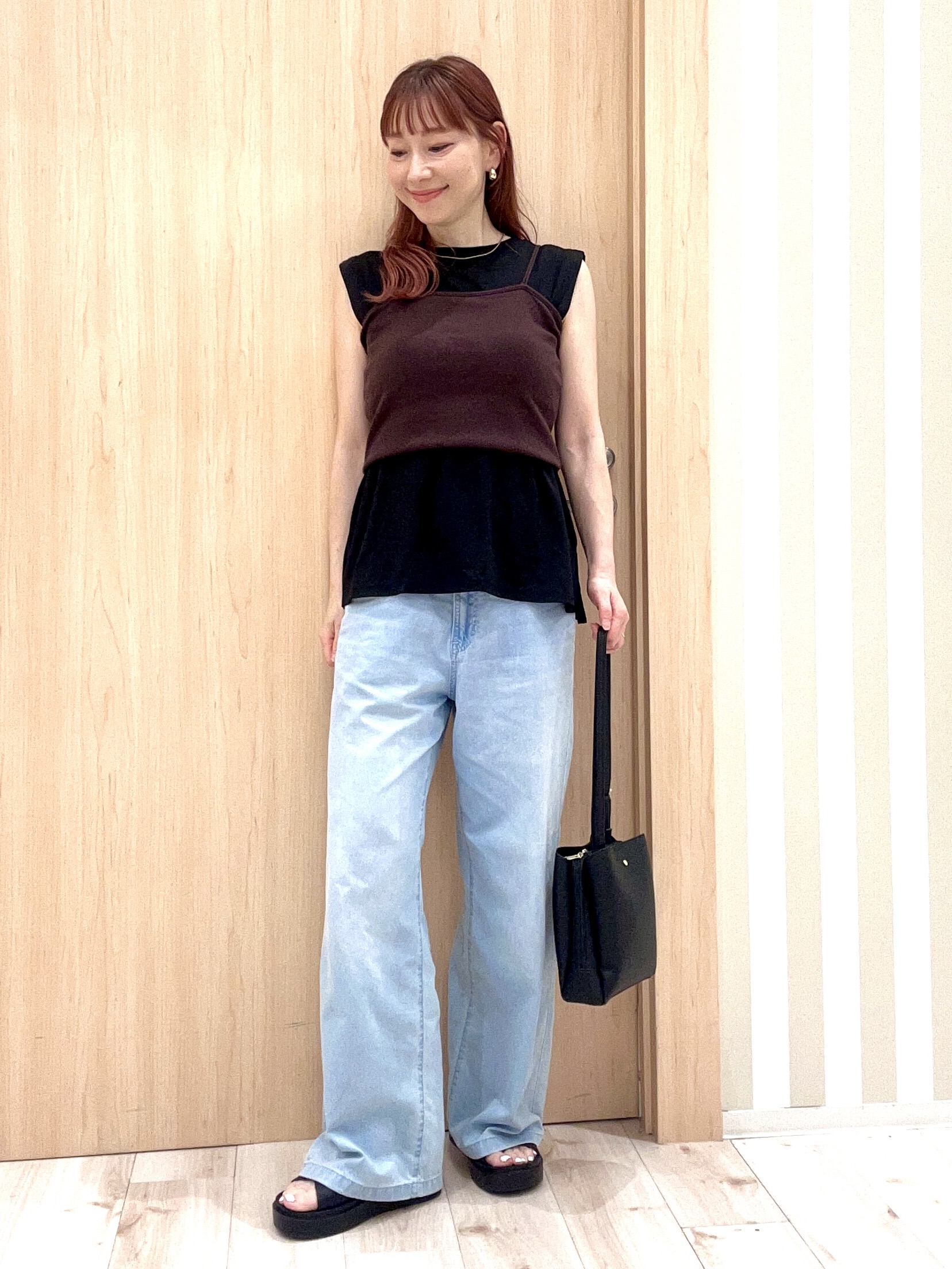 ririさんの「SHOO･LA･RUE｜【UVカット/接触冷感】とろみタックノースリーブトップス」を使ったコーディネート
