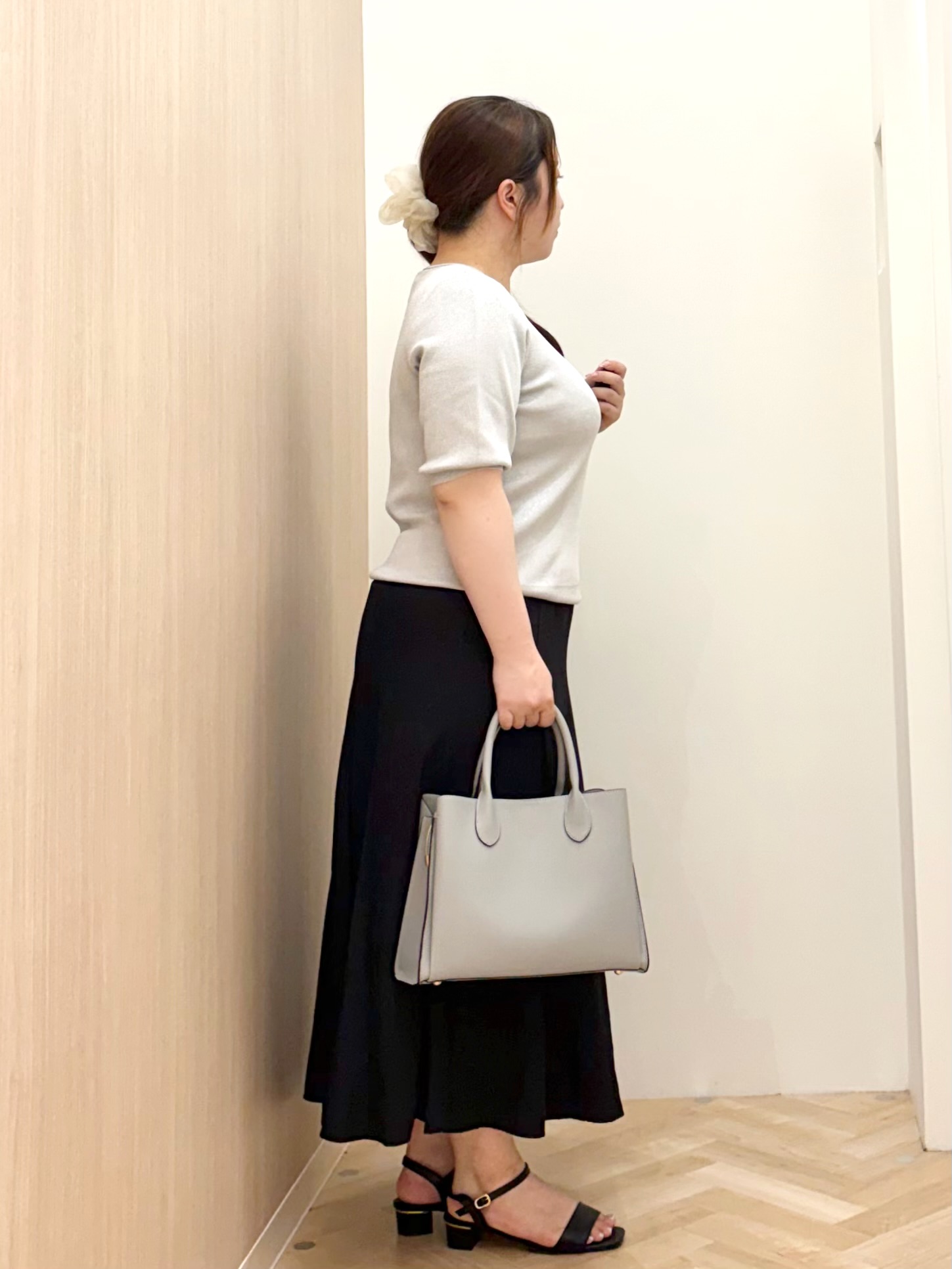 akariさんの「grove｜【シリーズ累計36万枚/UVカット・ひんやり・洗濯機OK】やわらかドライタッチ 五分袖クルーネックニ」を使ったコーディネート