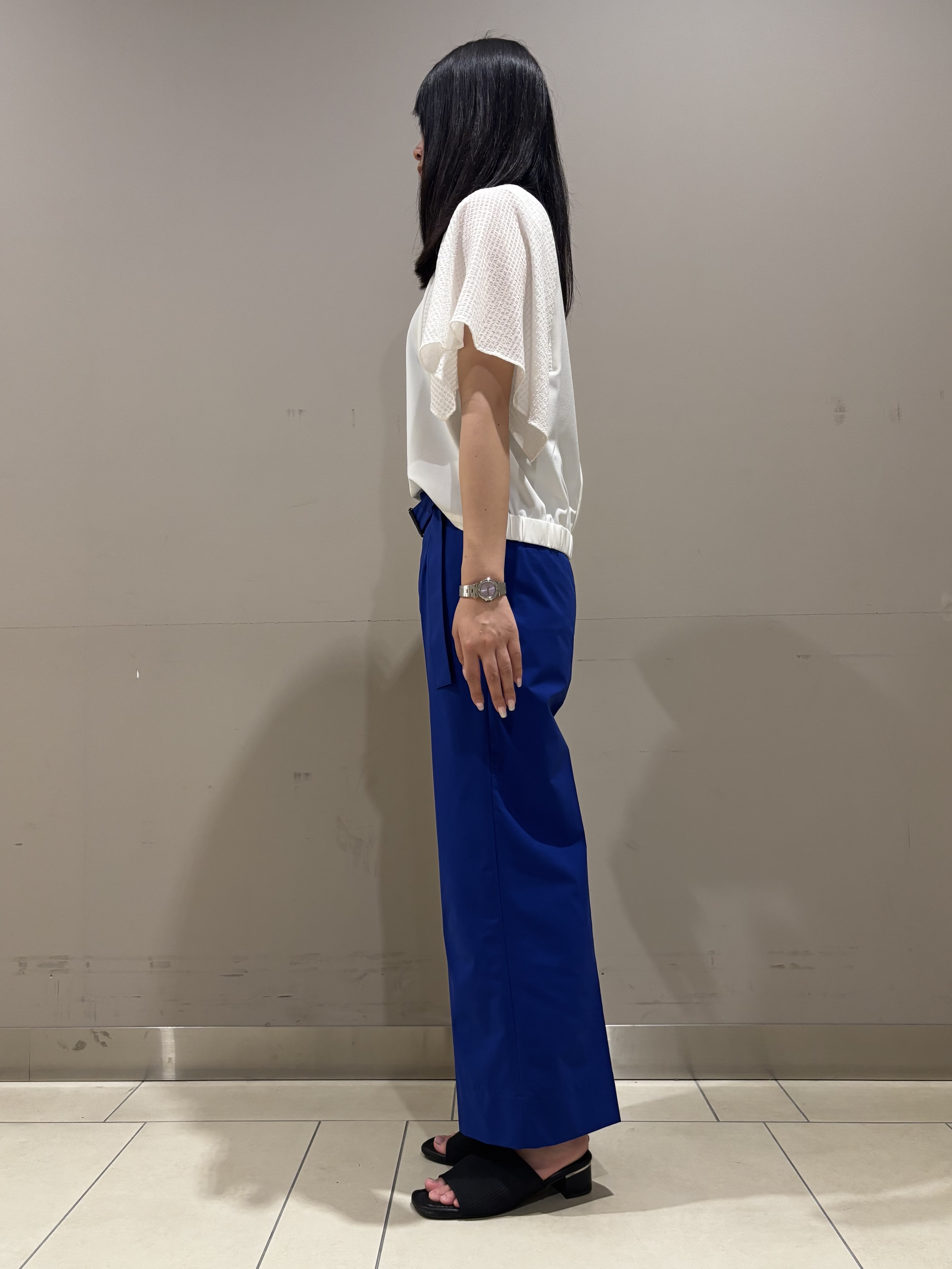 Misakiさんの「INDIVI｜【洗える／シアーチェック柄】異素材コンビスリーブトップス」を使ったコーディネート