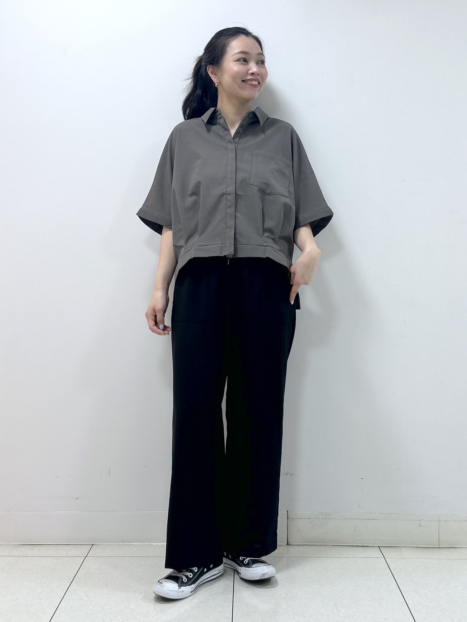 Kaiさんの「Dessin｜タックヘム クロップドシュリンクシャツ」を使ったコーディネート