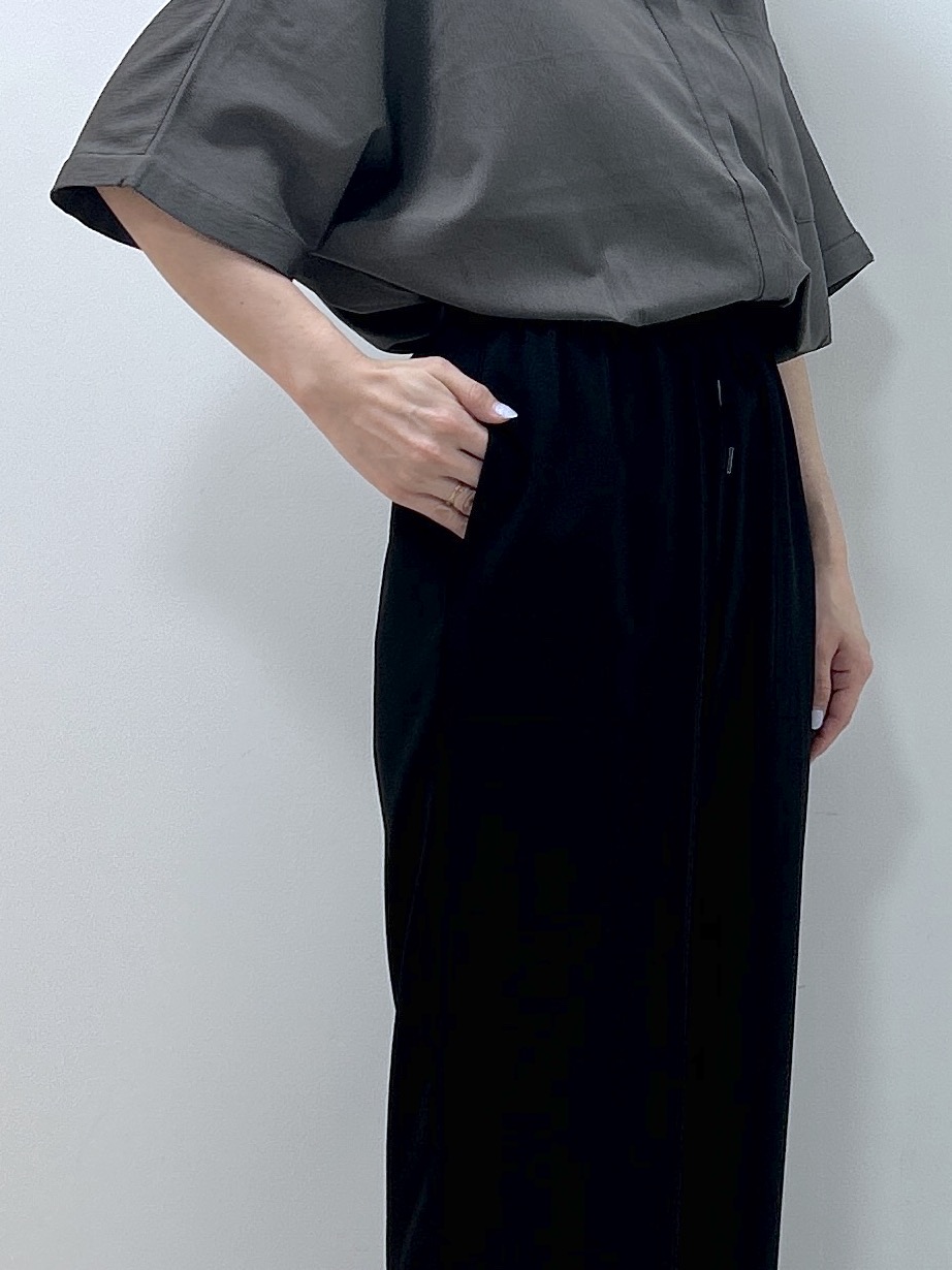 Kaiさんの「Dessin｜タックヘム クロップドシュリンクシャツ」を使ったコーディネート