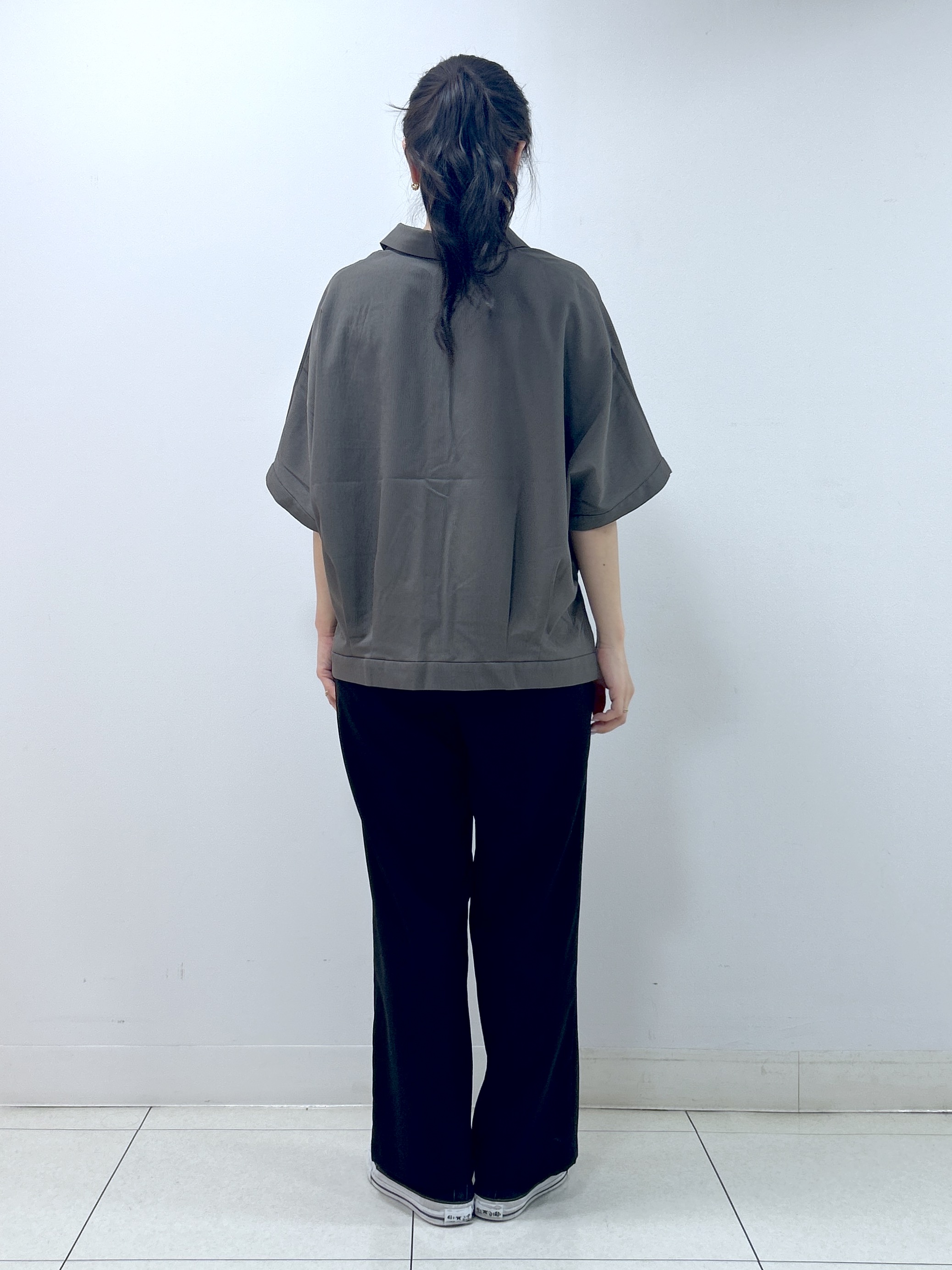Kaiさんの「Dessin｜タックヘム クロップドシュリンクシャツ」を使ったコーディネート