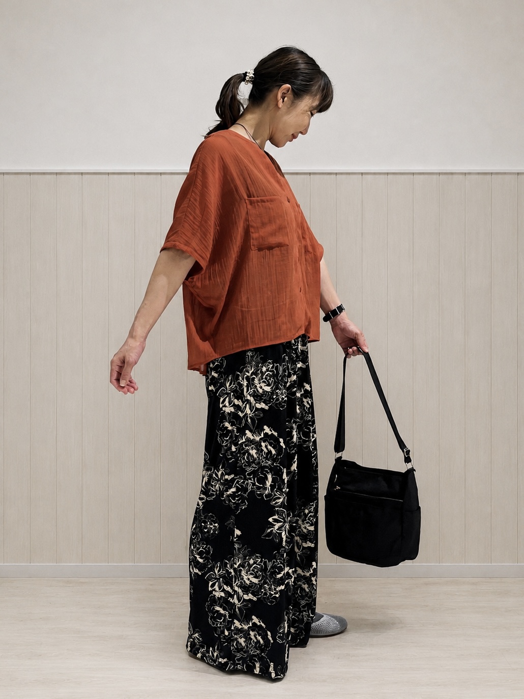 まつみさんの「SHOO･LA･RUE｜【洗濯機可】ナチュラルな風合いが魅力 シアードルマンブラウス」を使ったコーディネート