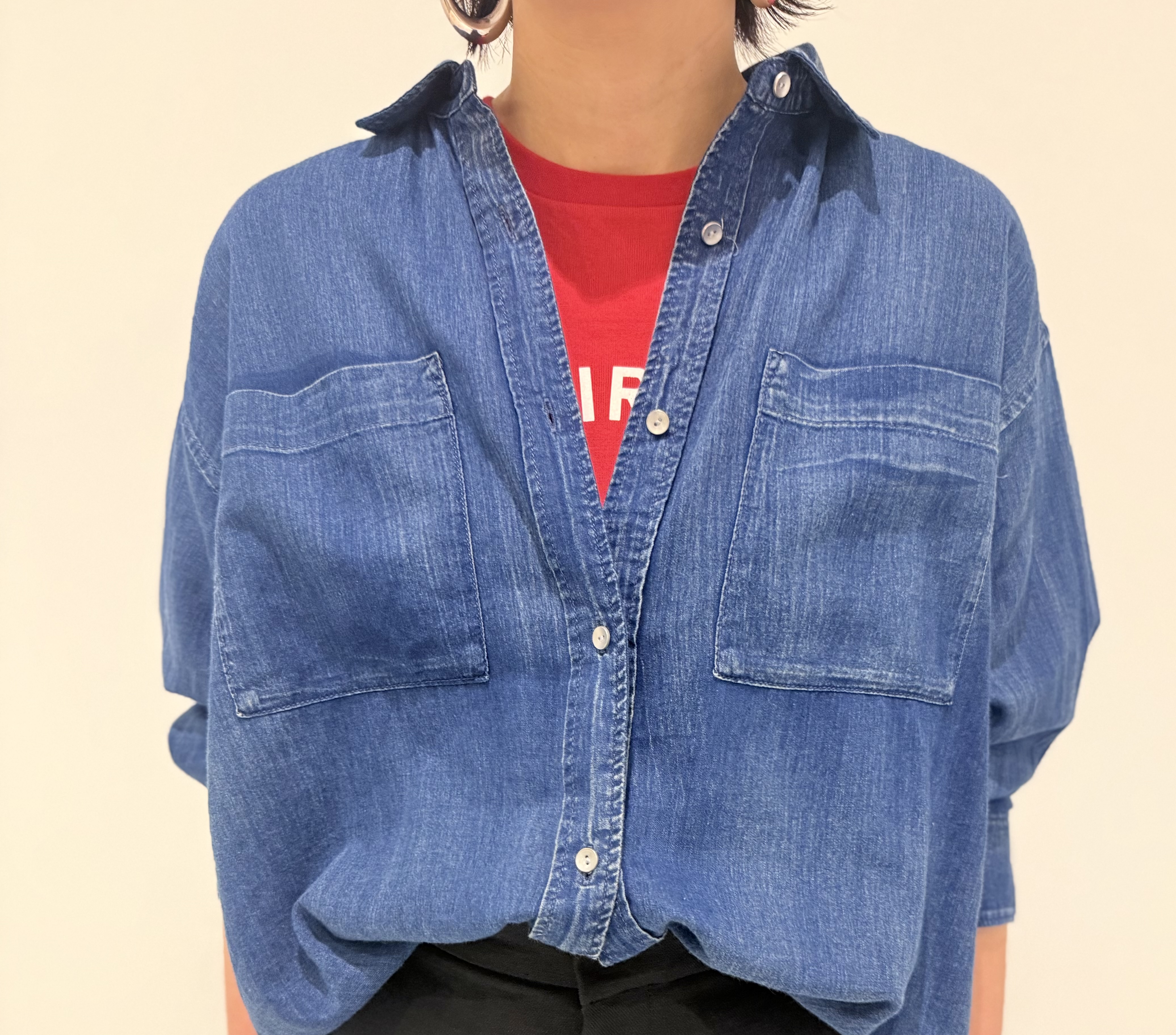 MIYAKAWAさんの「DRESSTERIOR｜【涼しく着映え】シアーデニムシャツ」を使ったコーディネート