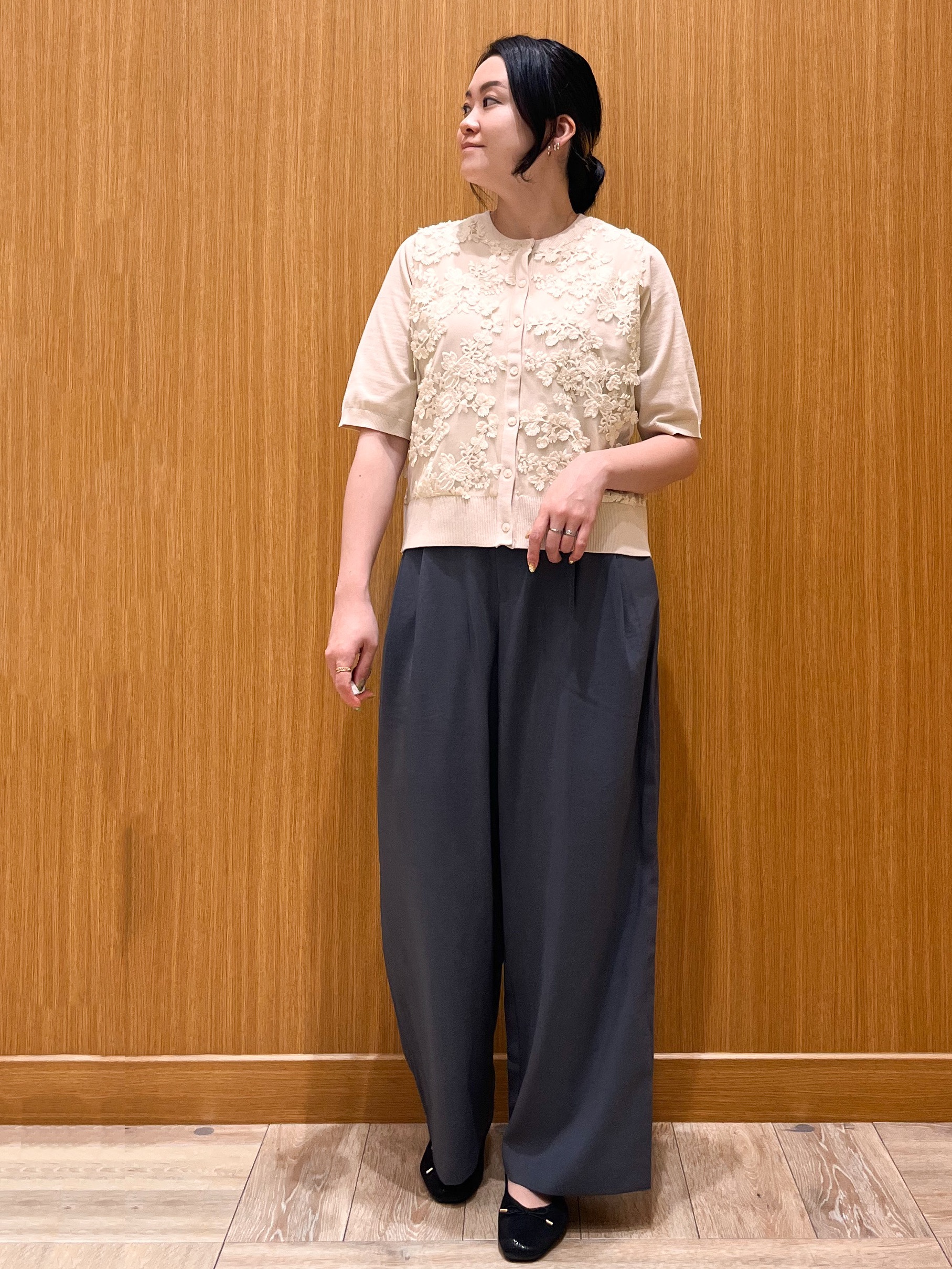 aさんの「OPAQUE.CLIP｜フロントレースニットカーディガン【洗える】」を使ったコーディネート