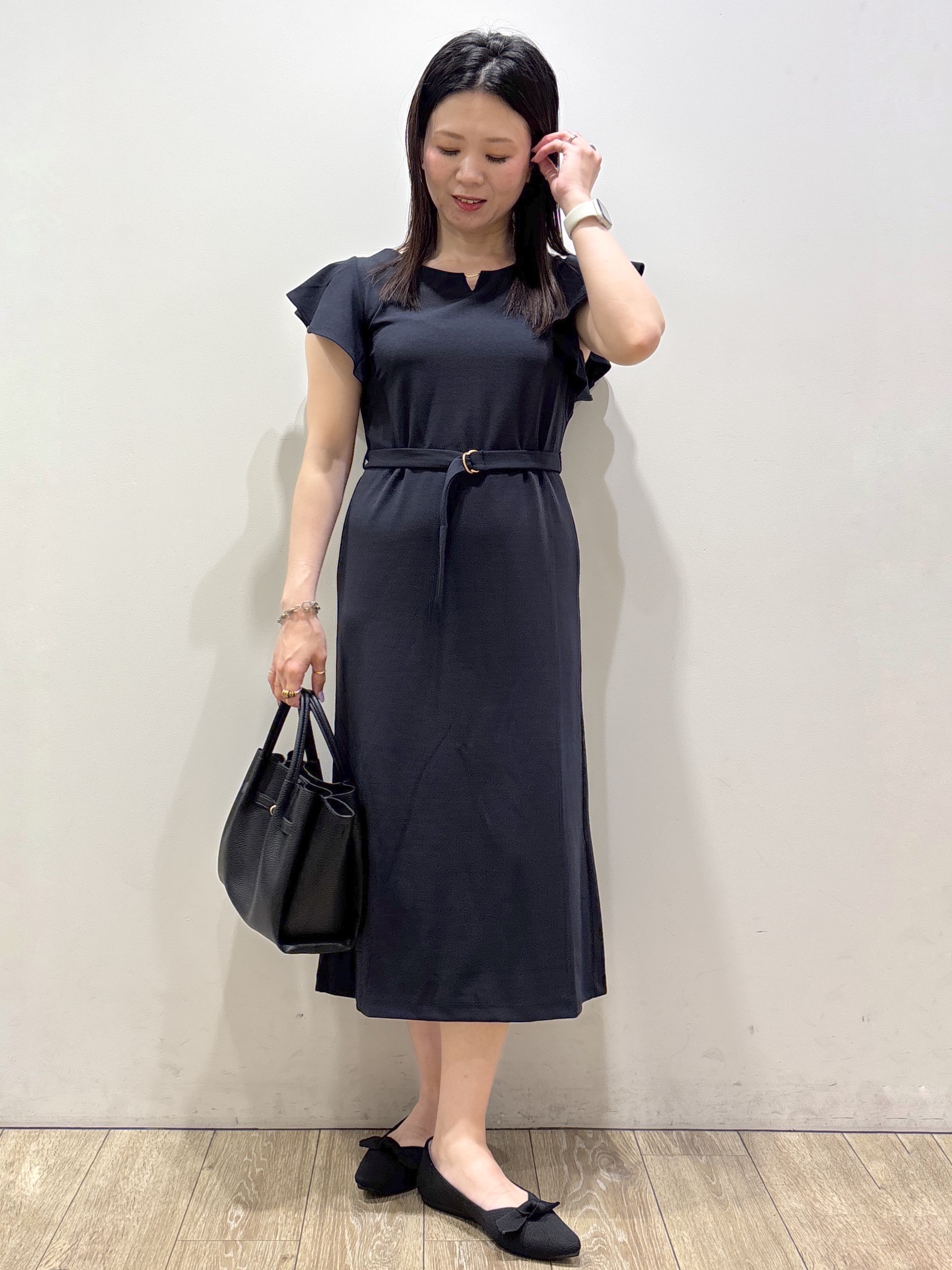 mameさんの「index｜【接触冷感／吸水速乾】キーネックフレアスリーブワンピース《UV／洗濯機OK／ストレッチ》」を使ったコーディネート