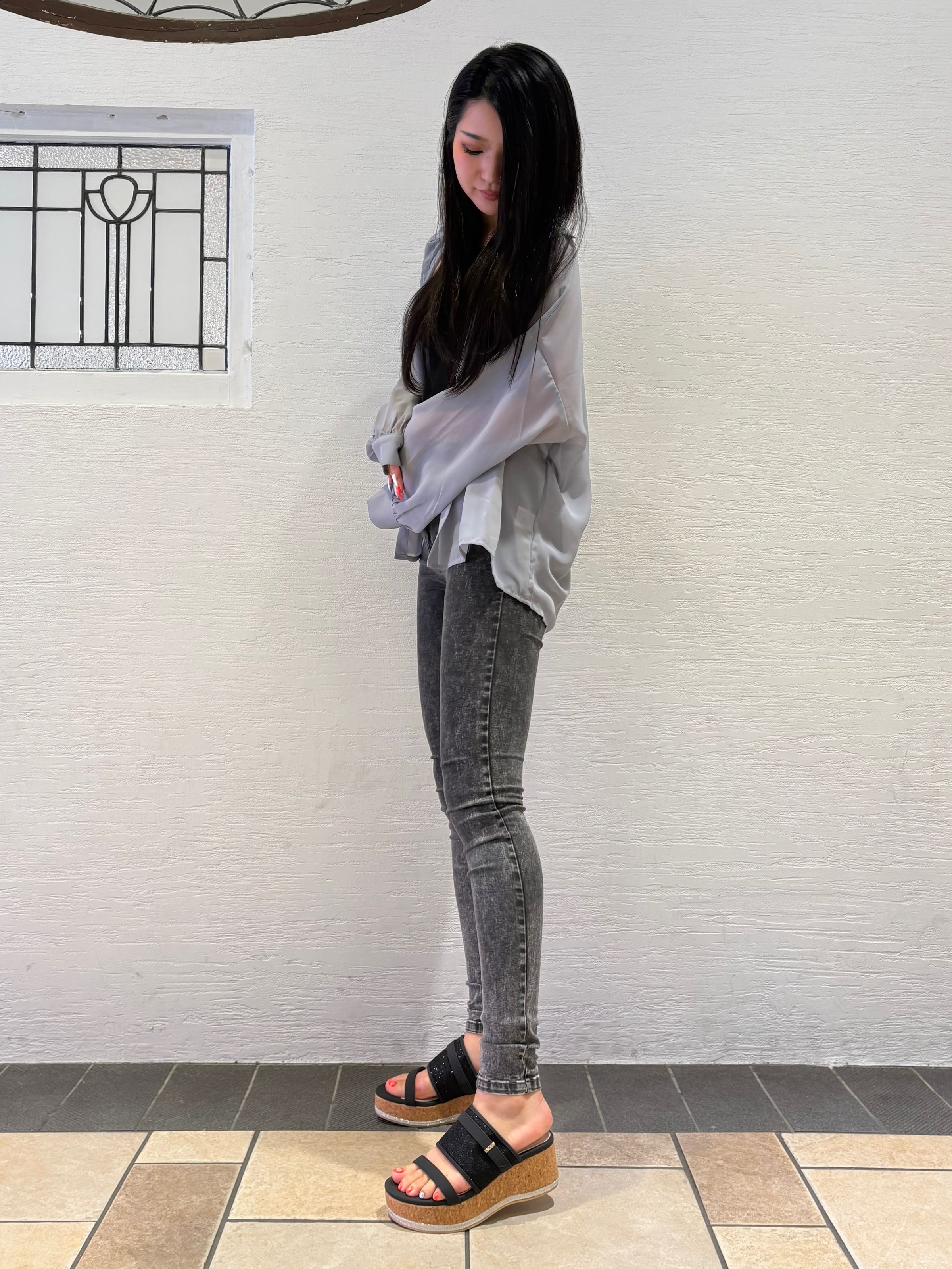 ゆずはさんの「ESPERANZA｜シャイニースライドコルクサンダル」を使ったコーディネート