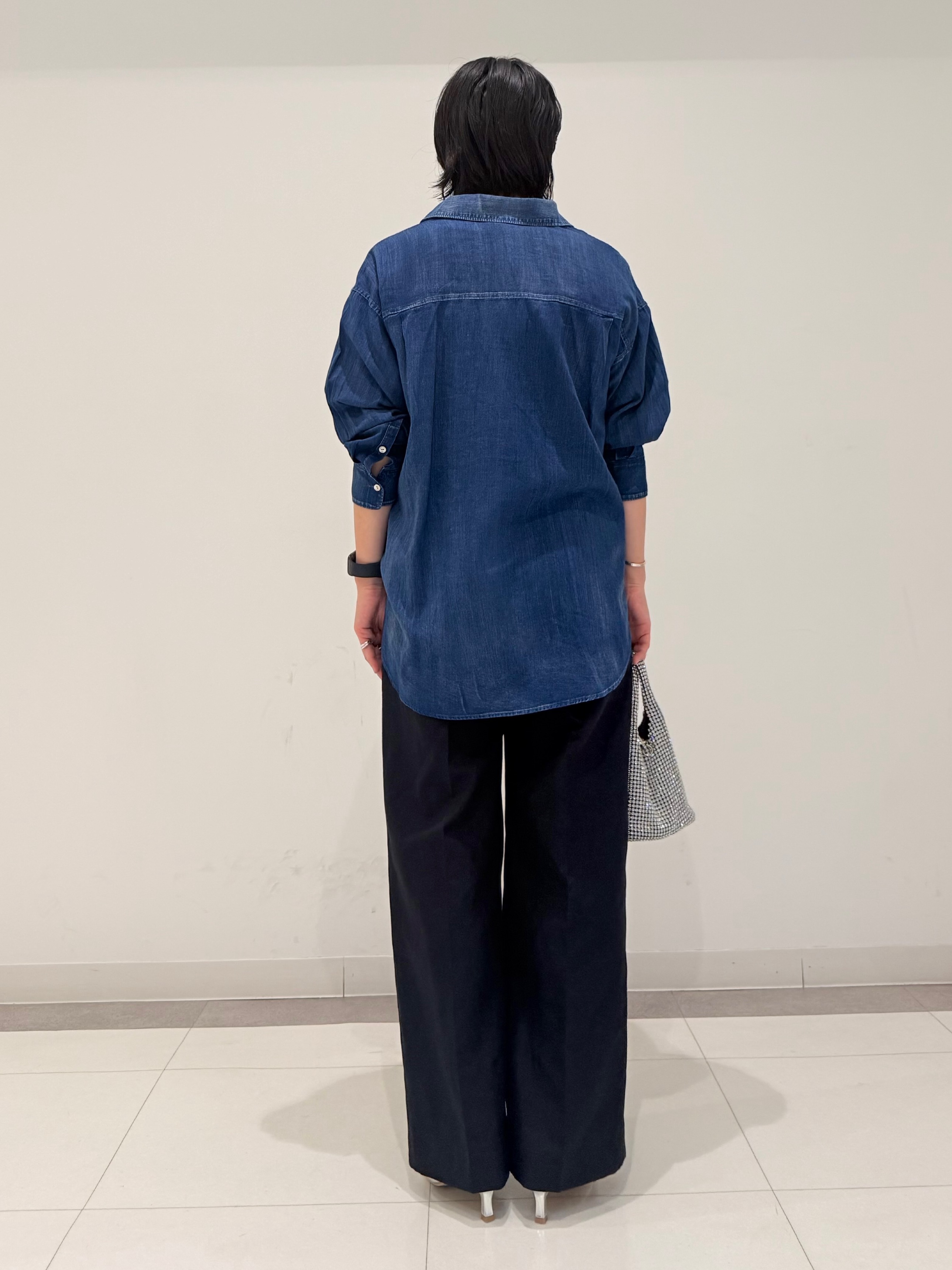 MIYAKAWAさんの「DRESSTERIOR｜【涼しく着映え】シアーデニムシャツ」を使ったコーディネート
