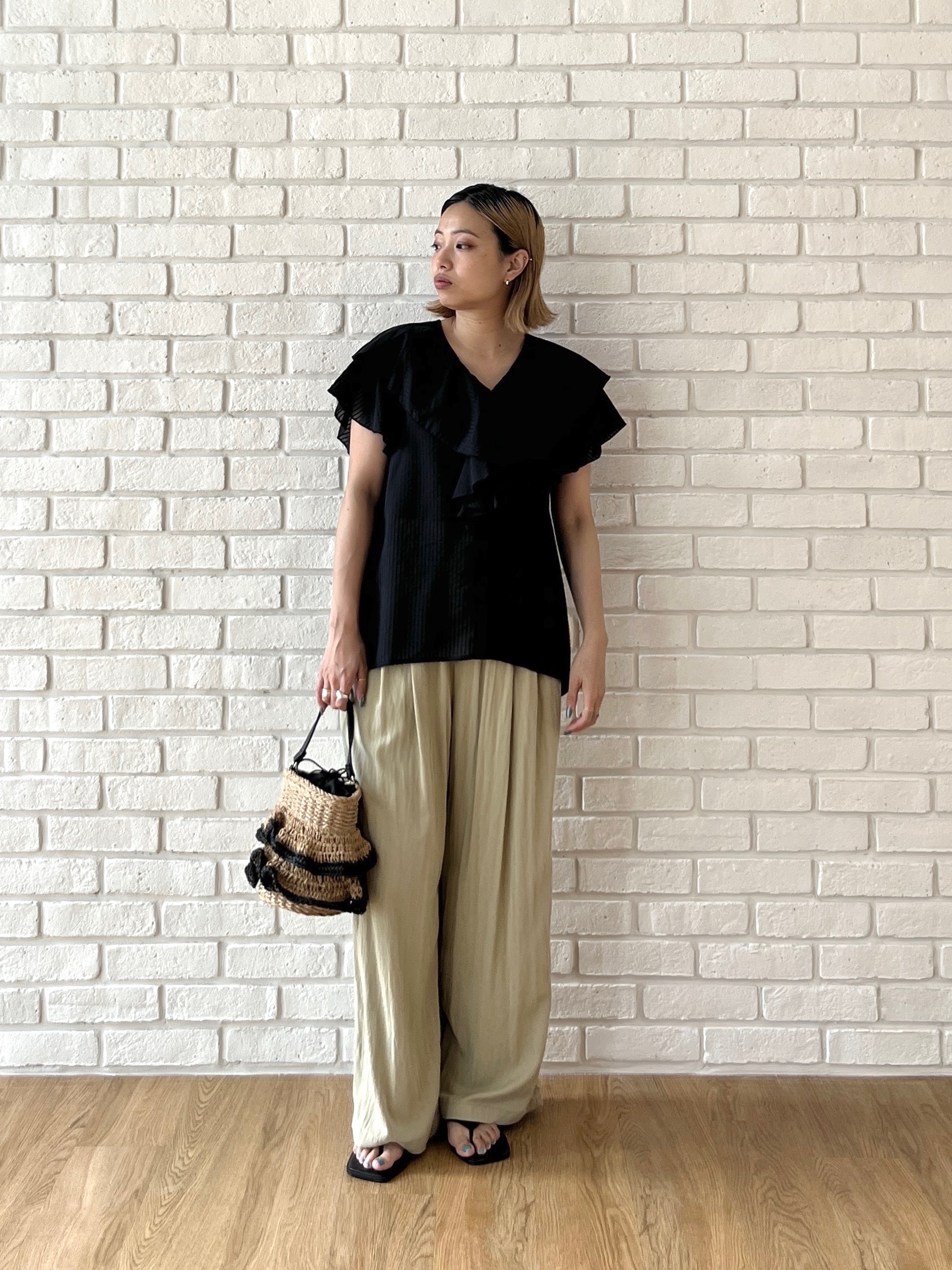 Harukaさんの「INDIVI｜フリルネックシアーブラウス」を使ったコーディネート