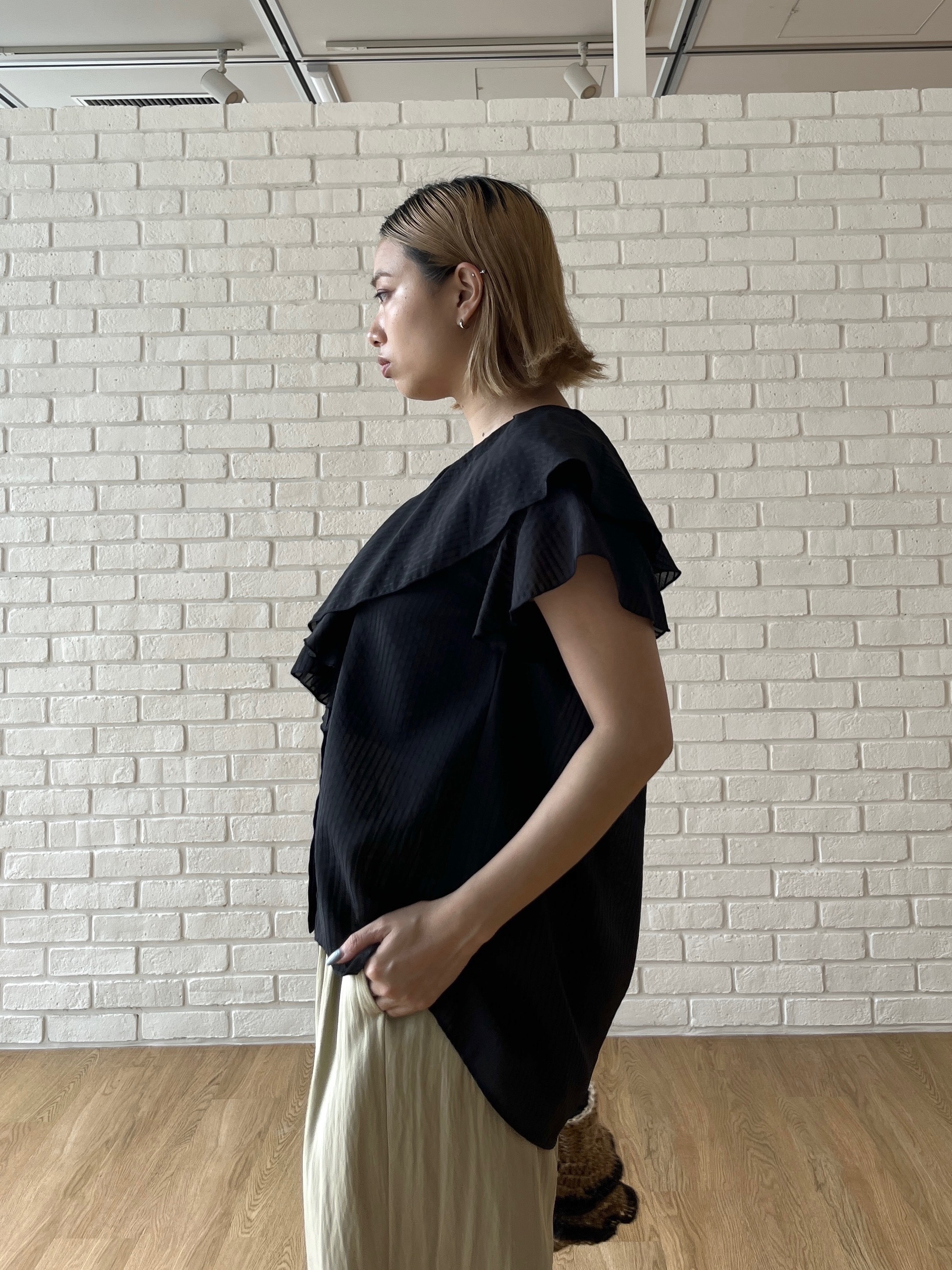 Harukaさんの「INDIVI｜フリルネックシアーブラウス」を使ったコーディネート