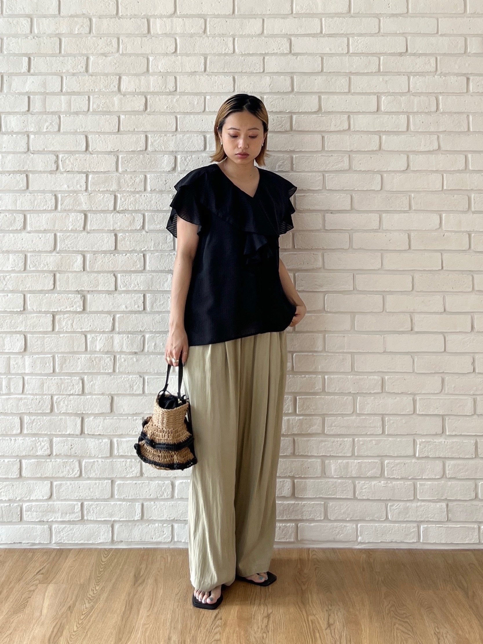 Harukaさんの「INDIVI｜フリルネックシアーブラウス」を使ったコーディネート