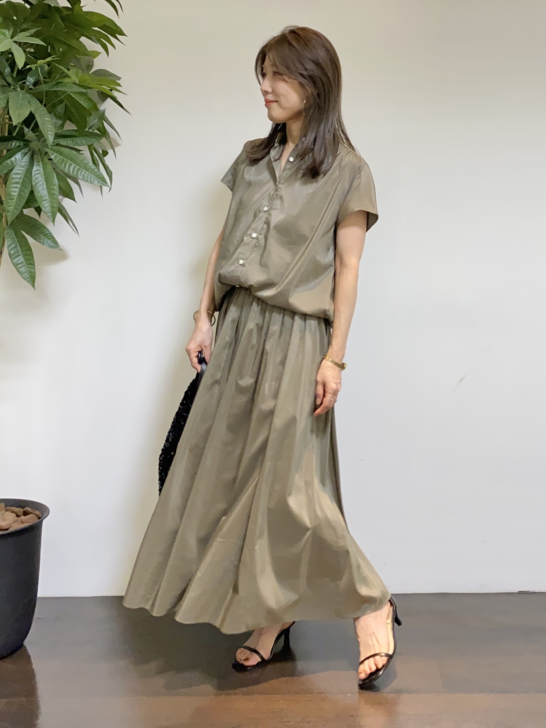 tomoさんの「UNTITLED｜【9色展開/アンサンブル可】コットンクルーネックカーディガン」を使ったコーディネート