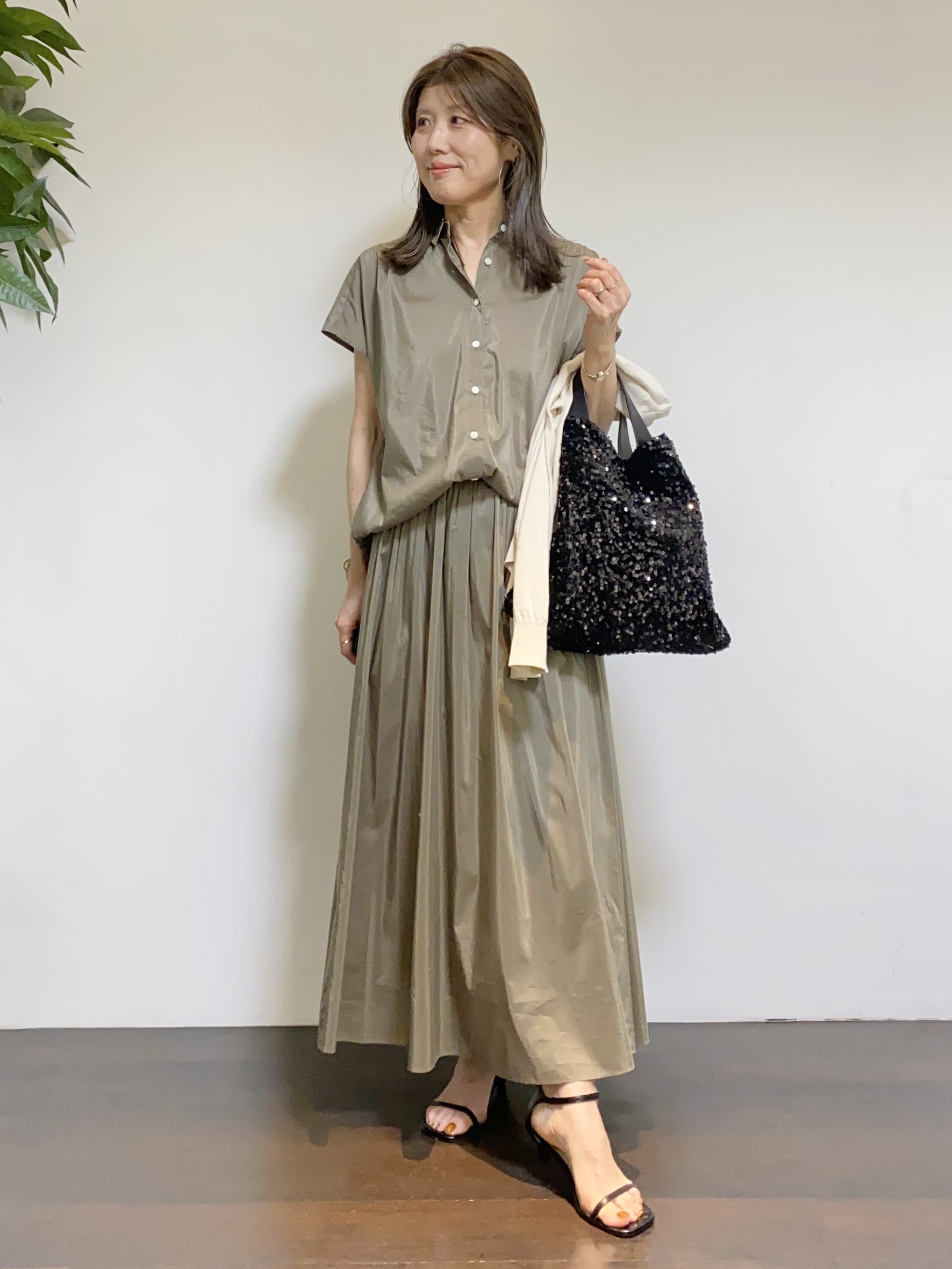 tomoさんの「UNTITLED｜【9色展開/アンサンブル可】コットンクルーネックカーディガン」を使ったコーディネート