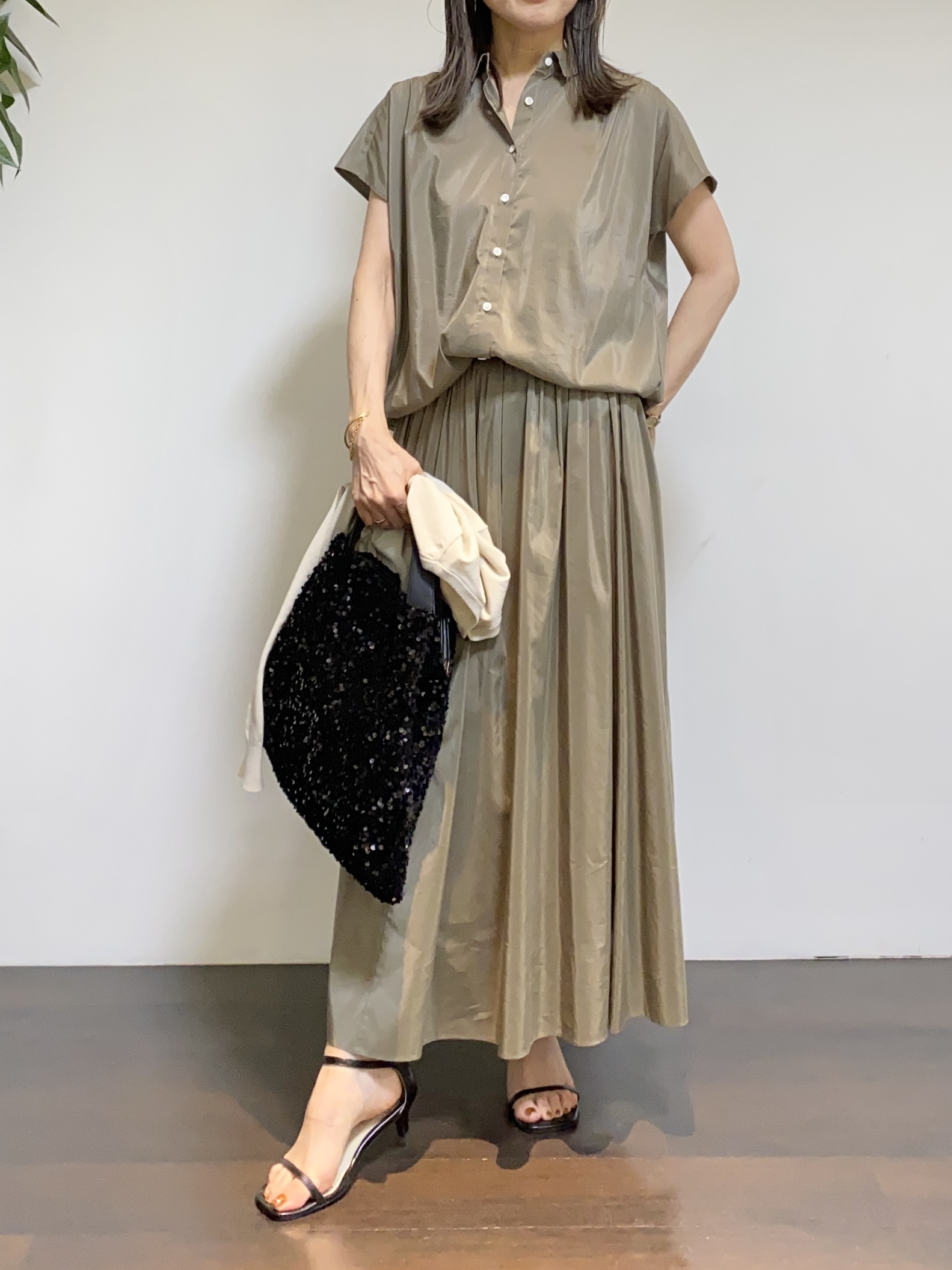 tomoさんの「UNTITLED｜【9色展開/アンサンブル可】コットンクルーネックカーディガン」を使ったコーディネート