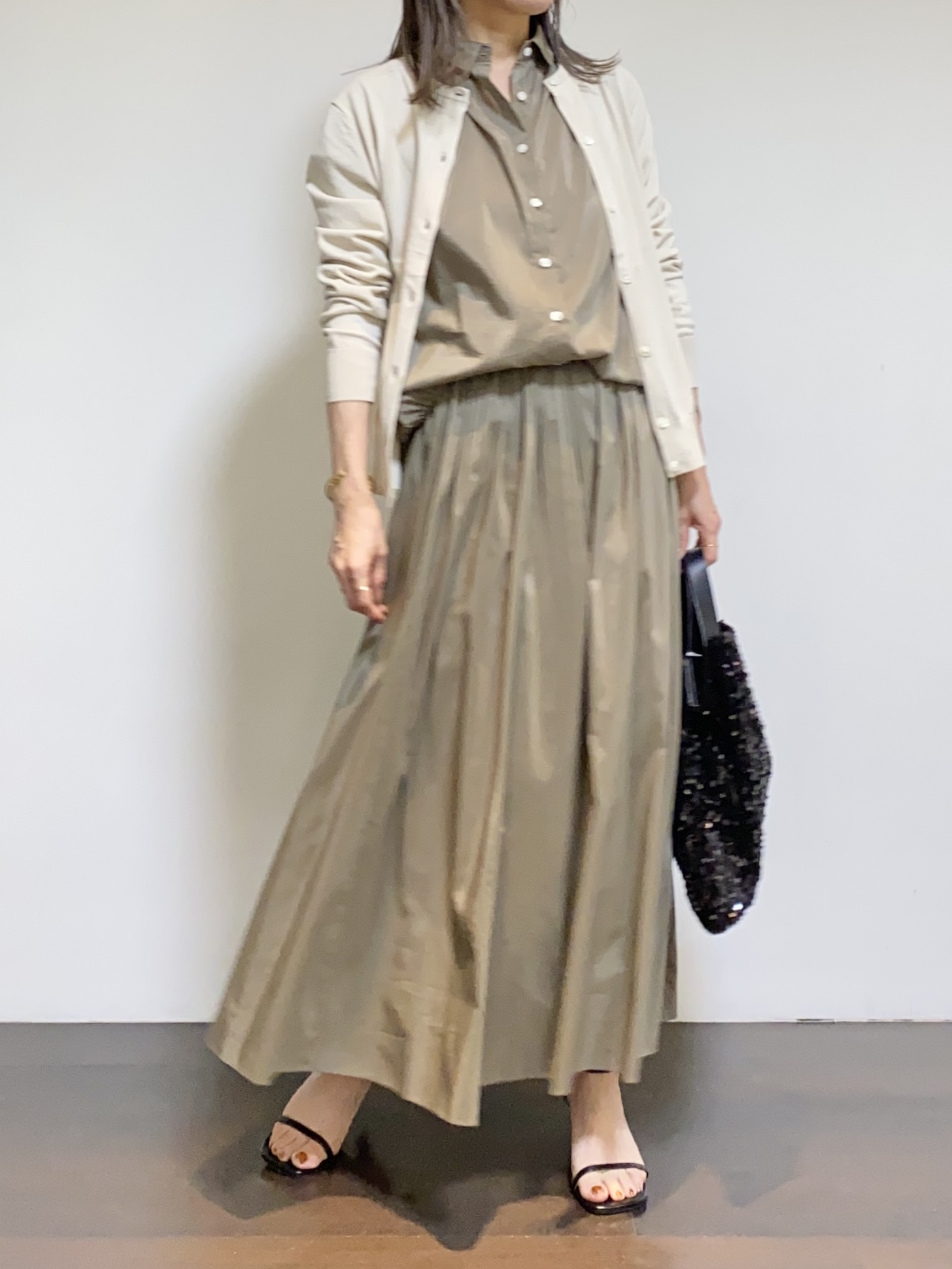 tomoさんの「UNTITLED｜【9色展開/アンサンブル可】コットンクルーネックカーディガン」を使ったコーディネート