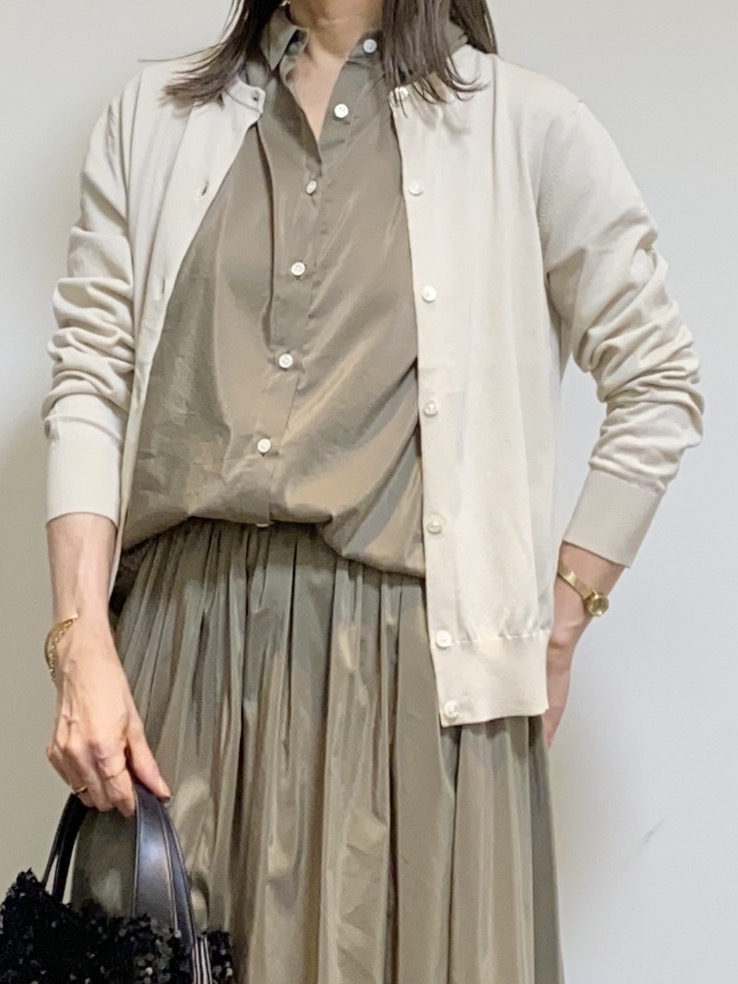 tomoさんの「UNTITLED｜【9色展開/アンサンブル可】コットンクルーネックカーディガン」を使ったコーディネート
