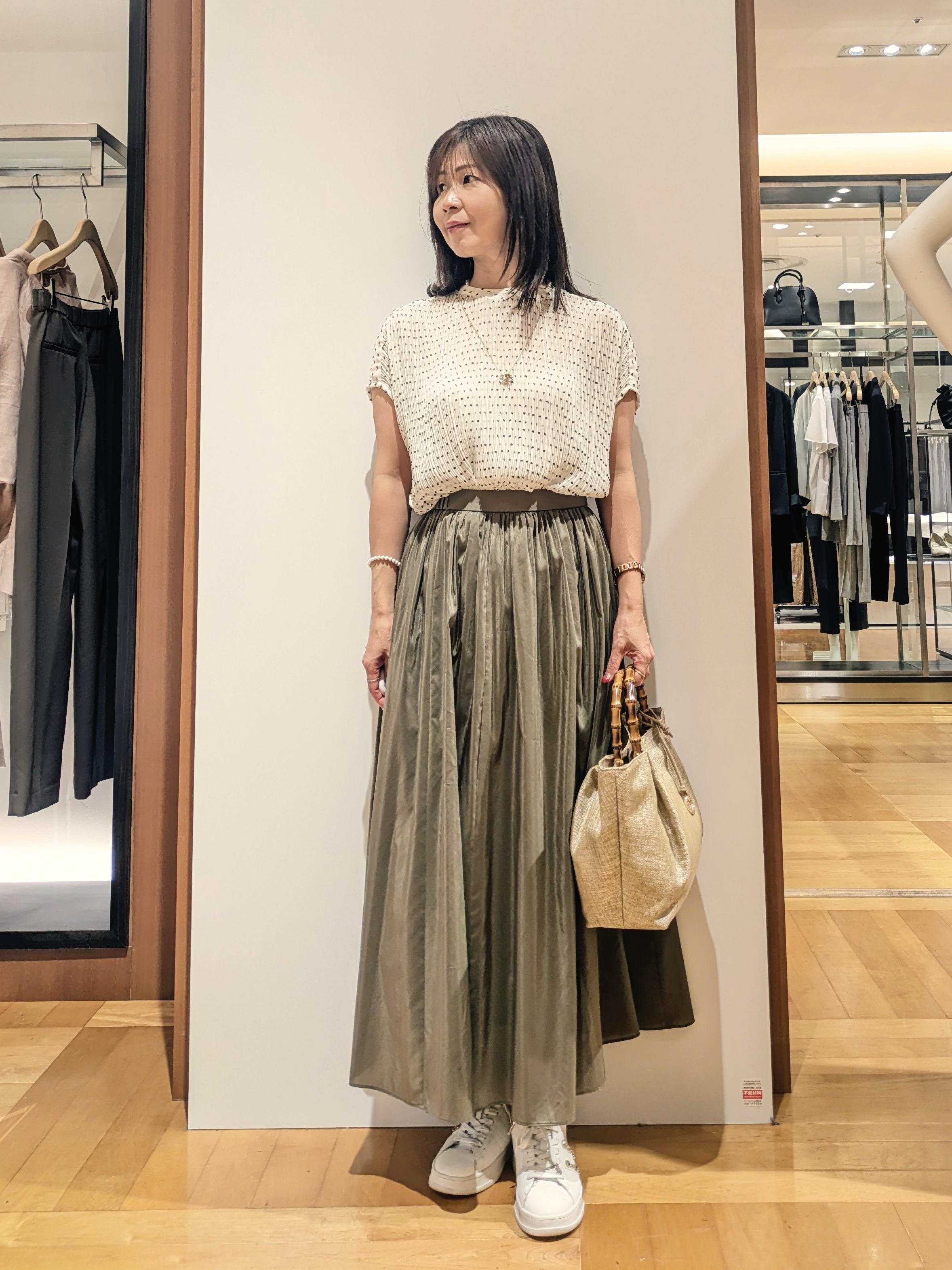 laverさんの「UNTITLED｜【1枚で着映える】ドットジャガードブラウス」を使ったコーディネート