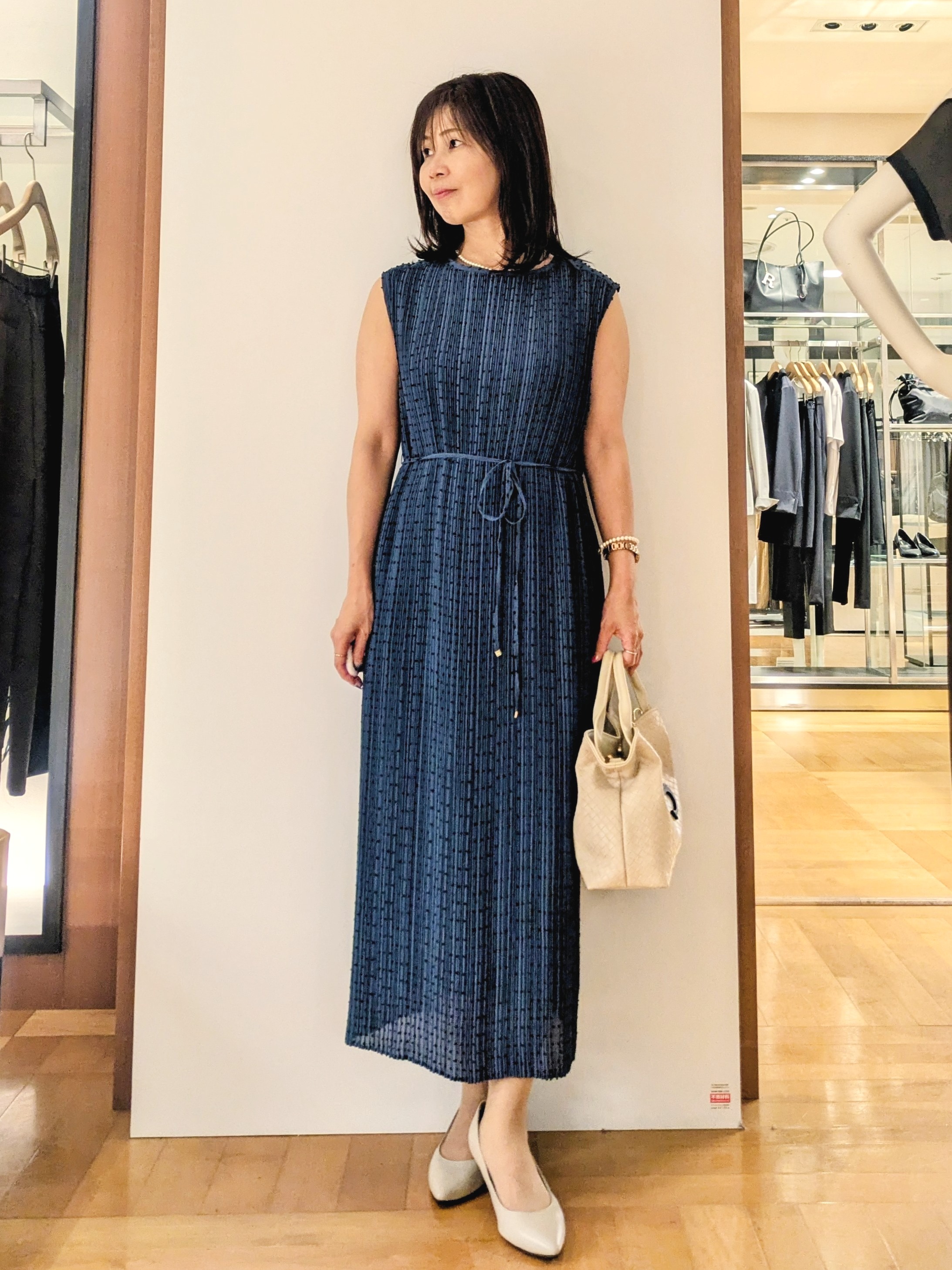 laverさんの「UNTITLED｜【アンサンブル可/日除け・冷房対策】シアーレーヨンZIPカーディガン」を使ったコーディネート