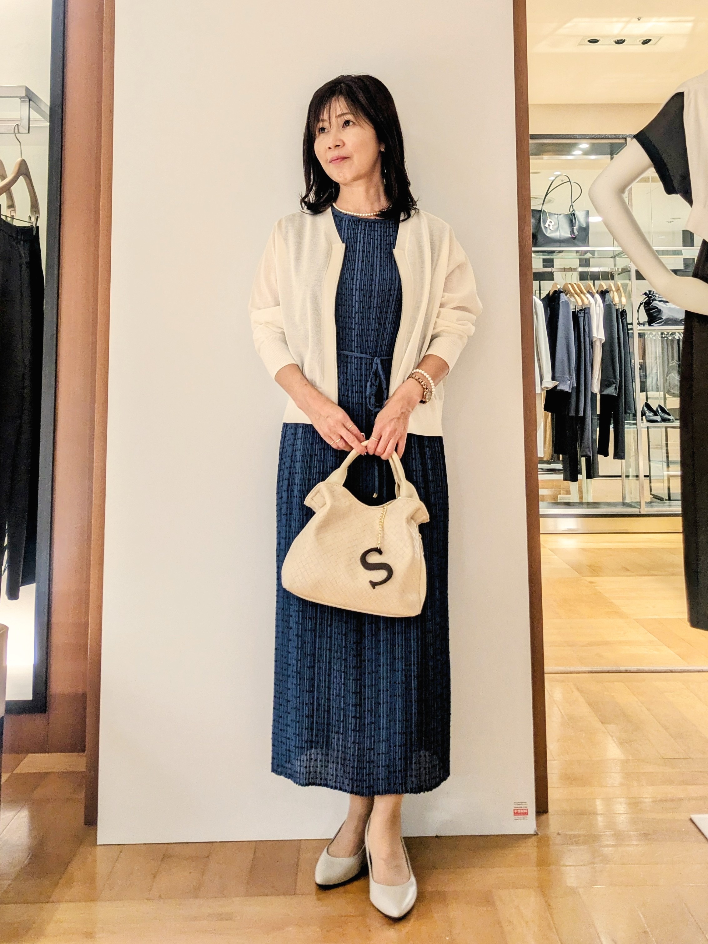 laverさんの「UNTITLED｜【アンサンブル可/日除け・冷房対策】シアーレーヨンZIPカーディガン」を使ったコーディネート