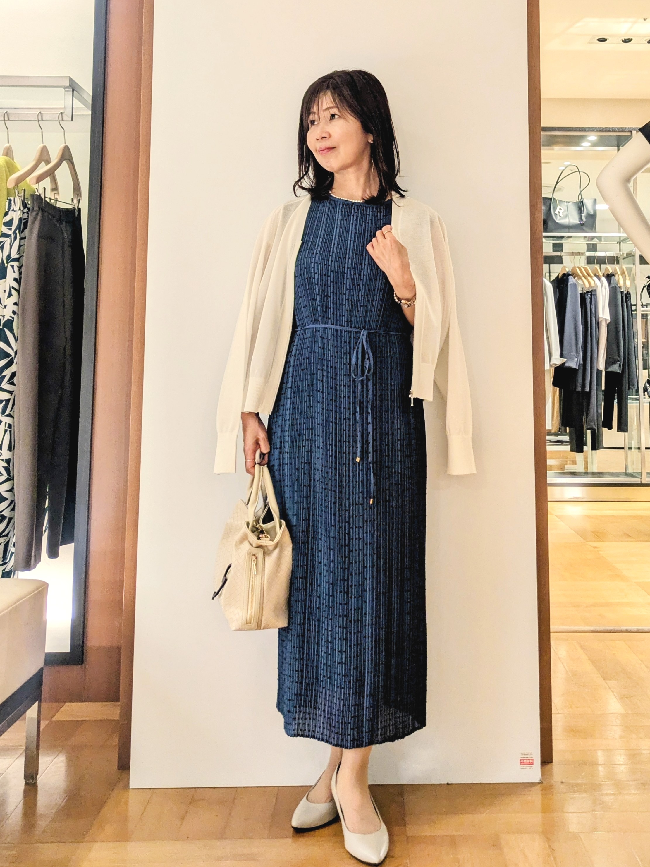 laverさんの「UNTITLED｜【アンサンブル可/日除け・冷房対策】シアーレーヨンZIPカーディガン」を使ったコーディネート
