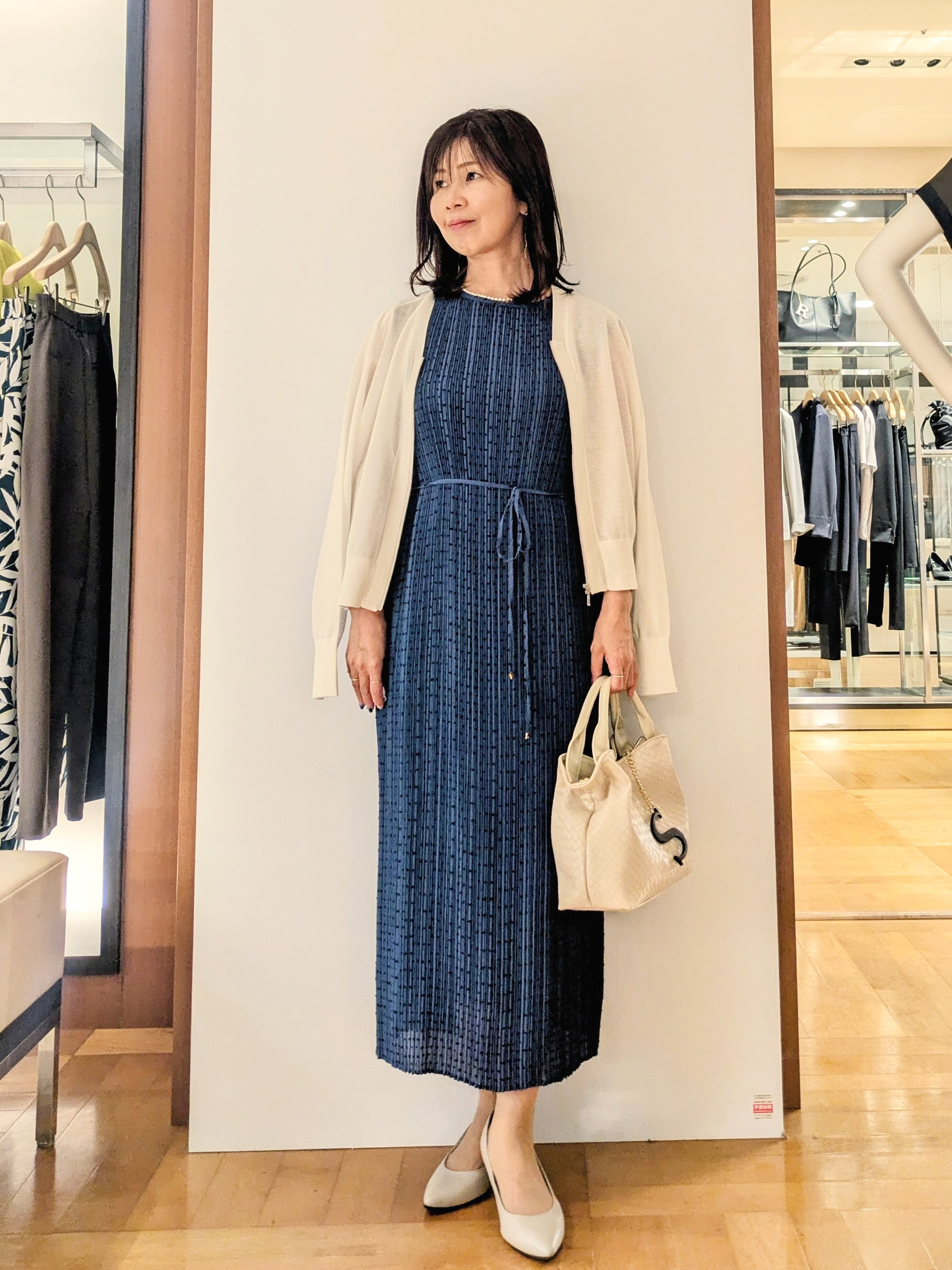 laverさんの「UNTITLED｜【アンサンブル可/日除け・冷房対策】シアーレーヨンZIPカーディガン」を使ったコーディネート