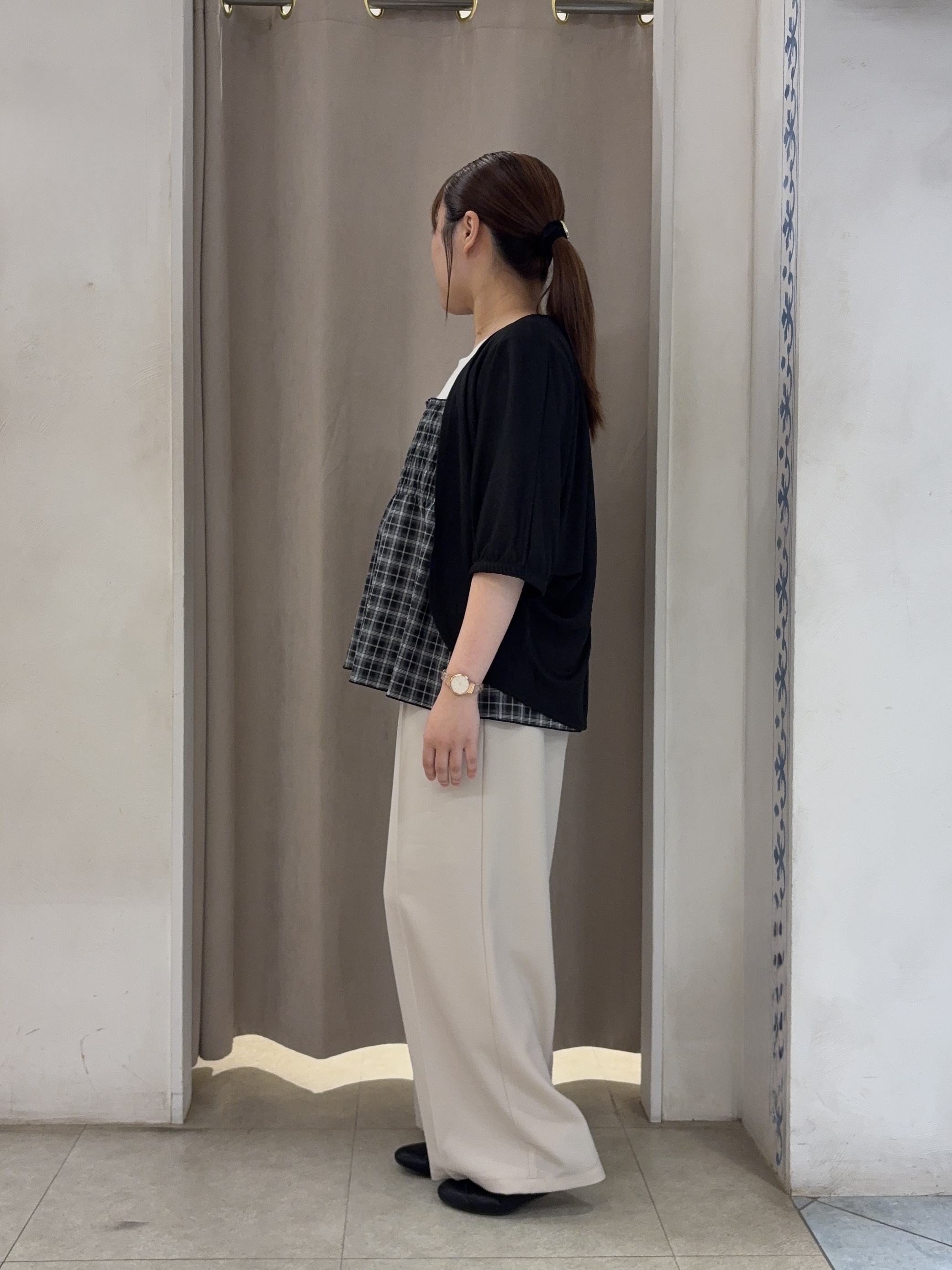 SO(R)Aさんの「SHOO･LA･RUE｜【ひんやり/体型カバー】冷房、UV対策で持ってて安心 さらさら五分袖ボレロカーディガン」を使ったコーディネート