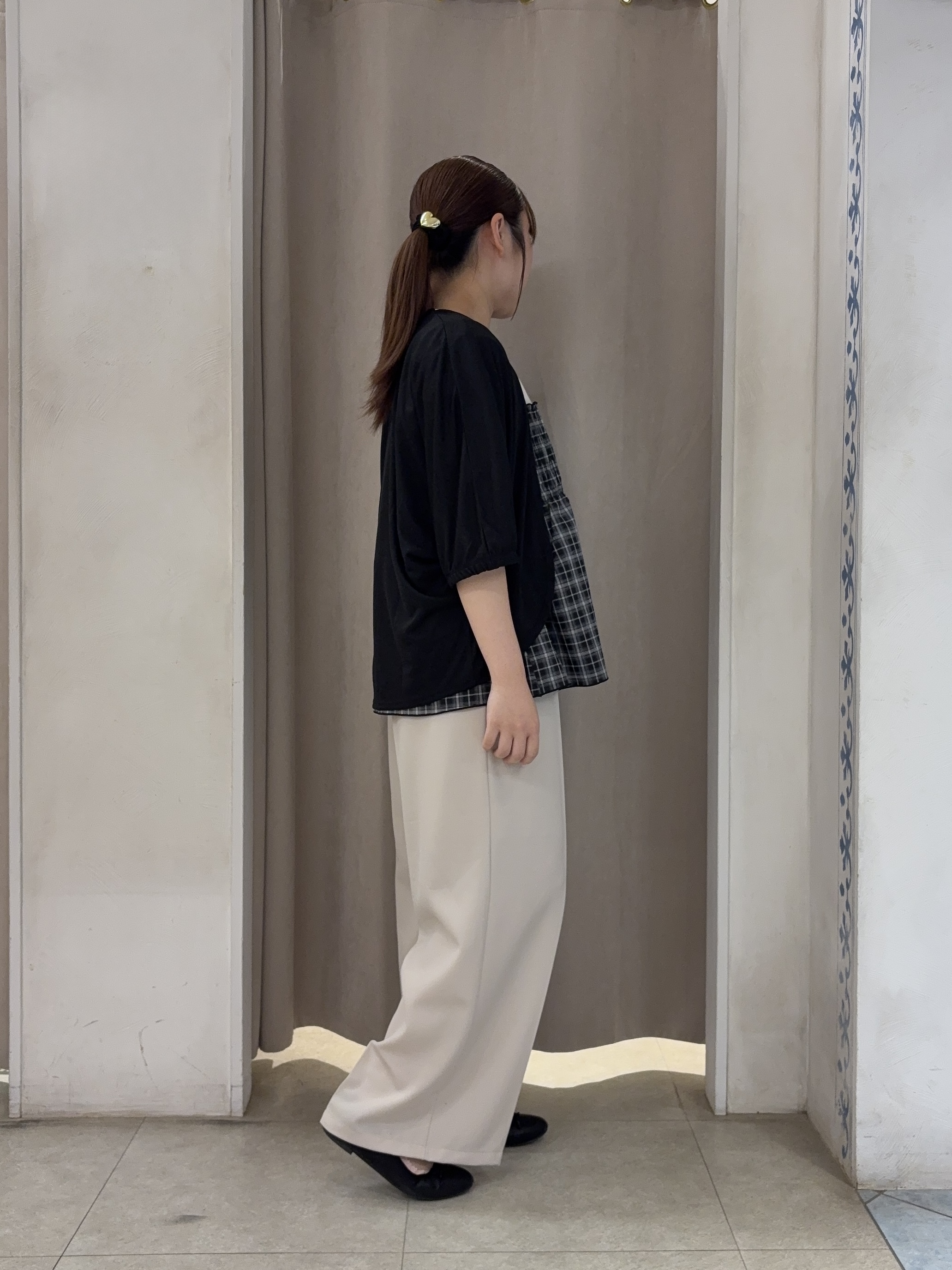 SO(R)Aさんの「SHOO･LA･RUE｜【ひんやり/体型カバー】冷房、UV対策で持ってて安心 さらさら五分袖ボレロカーディガン」を使ったコーディネート