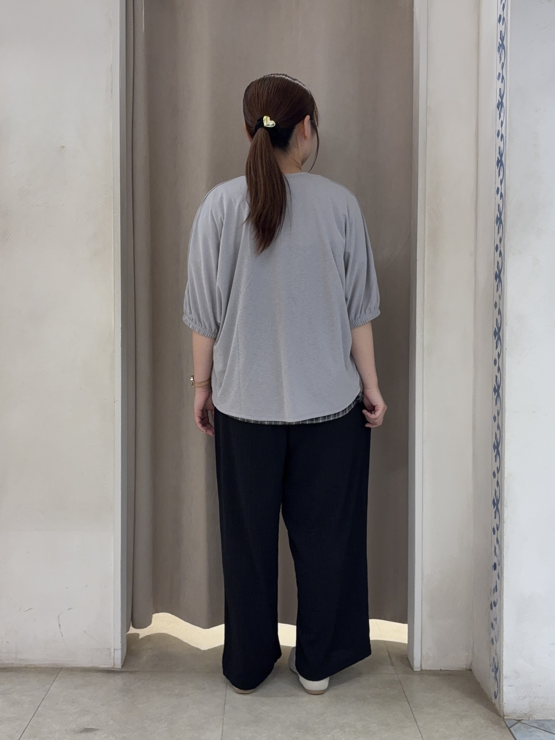 SO(R)Aさんの「SHOO･LA･RUE｜【ひんやり/体型カバー】冷房、UV対策で持ってて安心 さらさら五分袖ボレロカーディガン」を使ったコーディネート