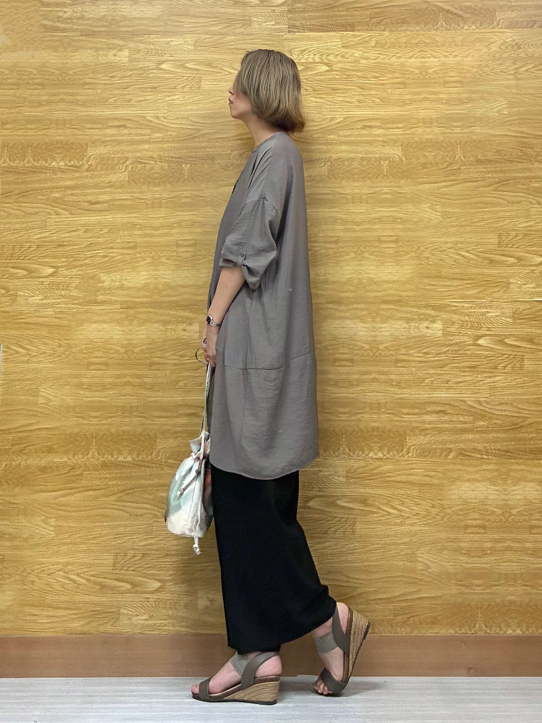 もすさんの「SHOO･LA･RUE｜【ひんやり/S-LL/洗濯機可】体型カバーにも ゆるっとリラックスチュニック」を使ったコーディネート