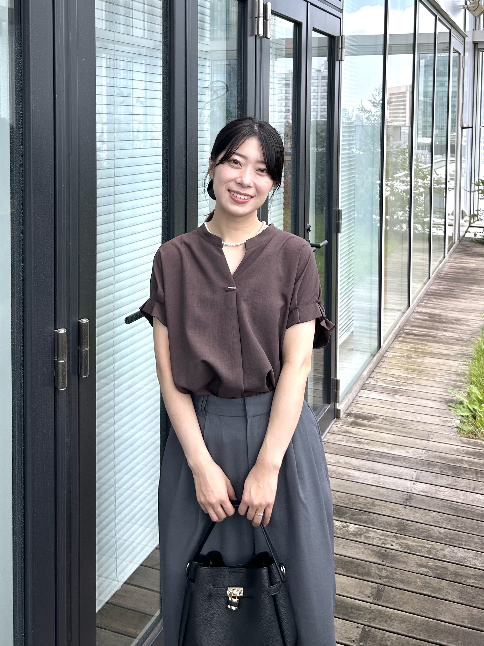 RINAさんの「index｜【接触冷感／吸水速乾】タックスキッパーブラウス《防シワ／イージーアイロン／洗濯機OK／9col》」を使ったコーディネート