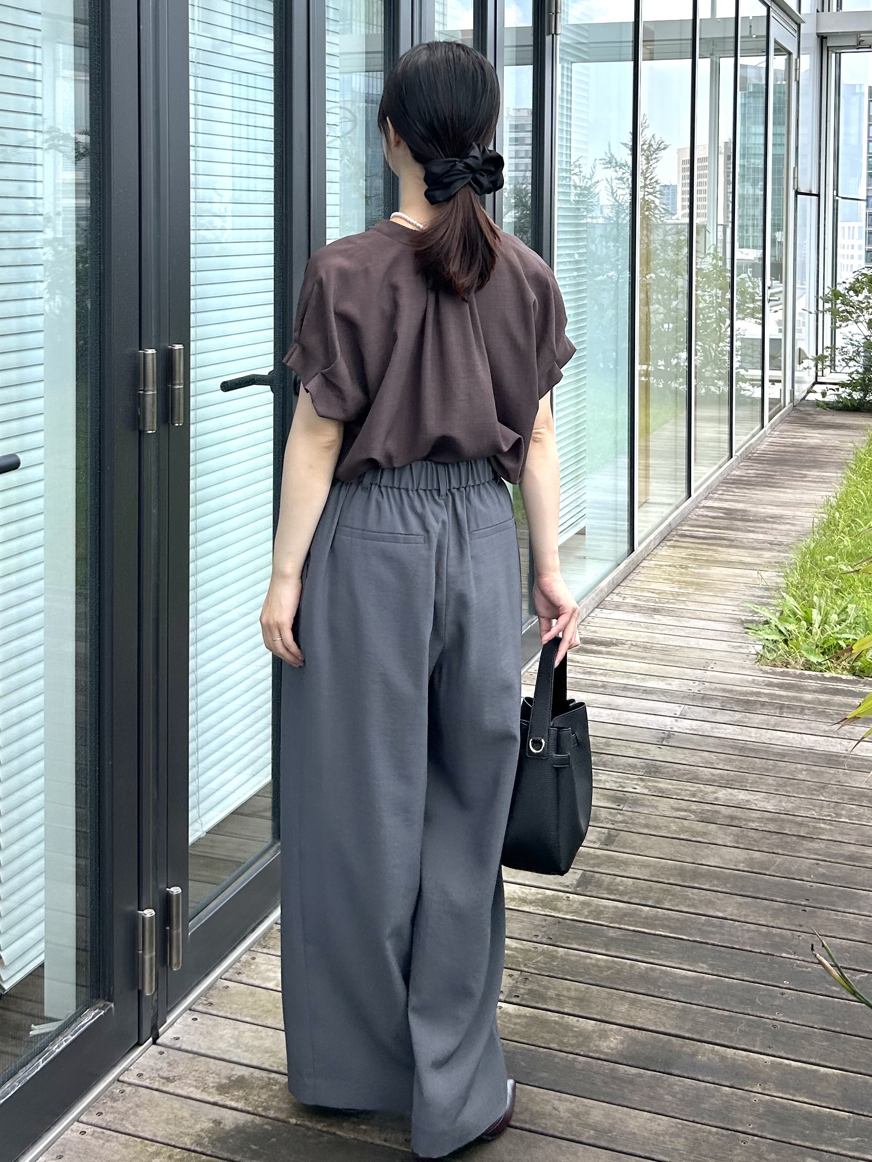 RINAさんの「index｜【接触冷感／吸水速乾】タックスキッパーブラウス《防シワ／イージーアイロン／洗濯機OK／9col》」を使ったコーディネート