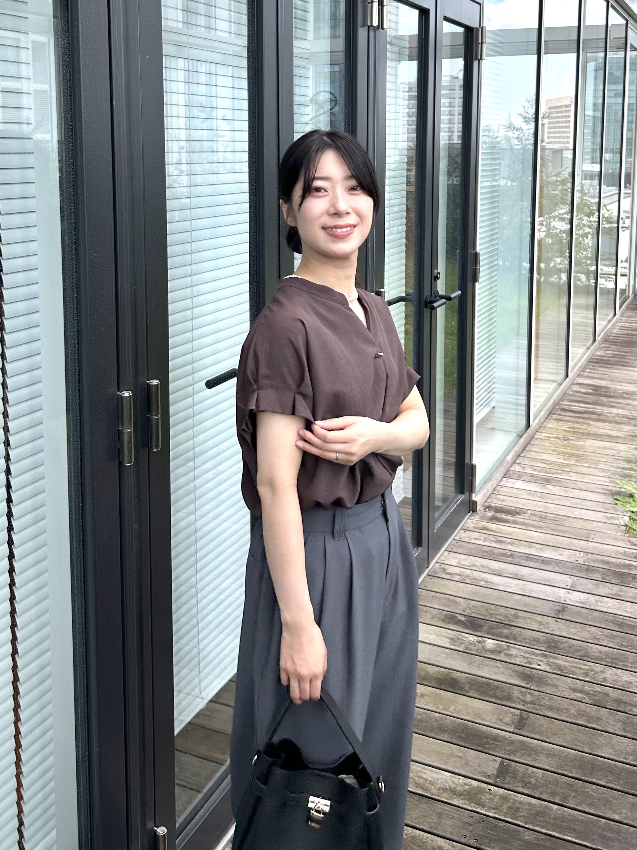 RINAさんの「index｜【接触冷感／吸水速乾】タックスキッパーブラウス《防シワ／イージーアイロン／洗濯機OK／9col》」を使ったコーディネート