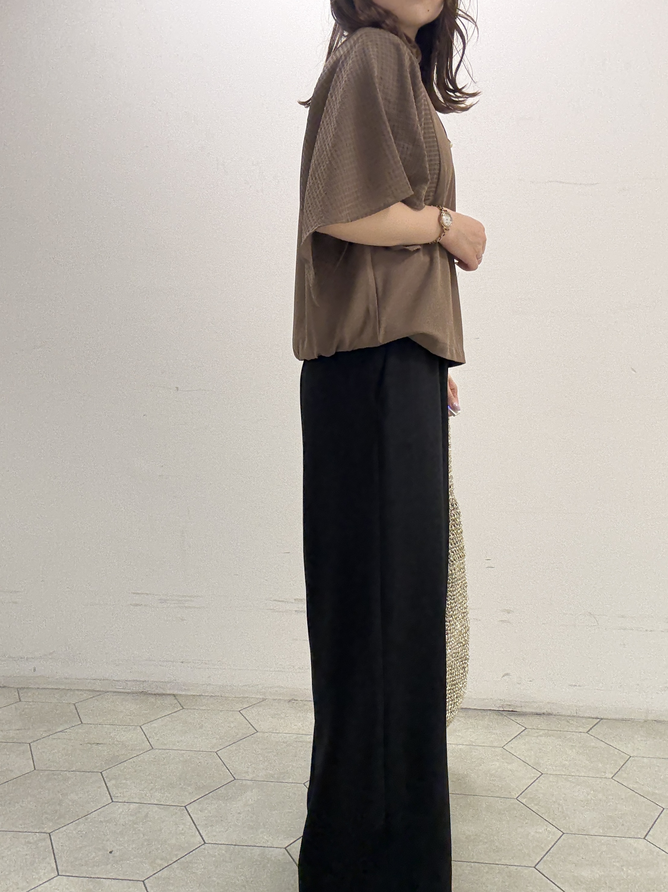 kahoさんの「INDIVI｜【洗える／シアーチェック柄】異素材コンビスリーブトップス」を使ったコーディネート
