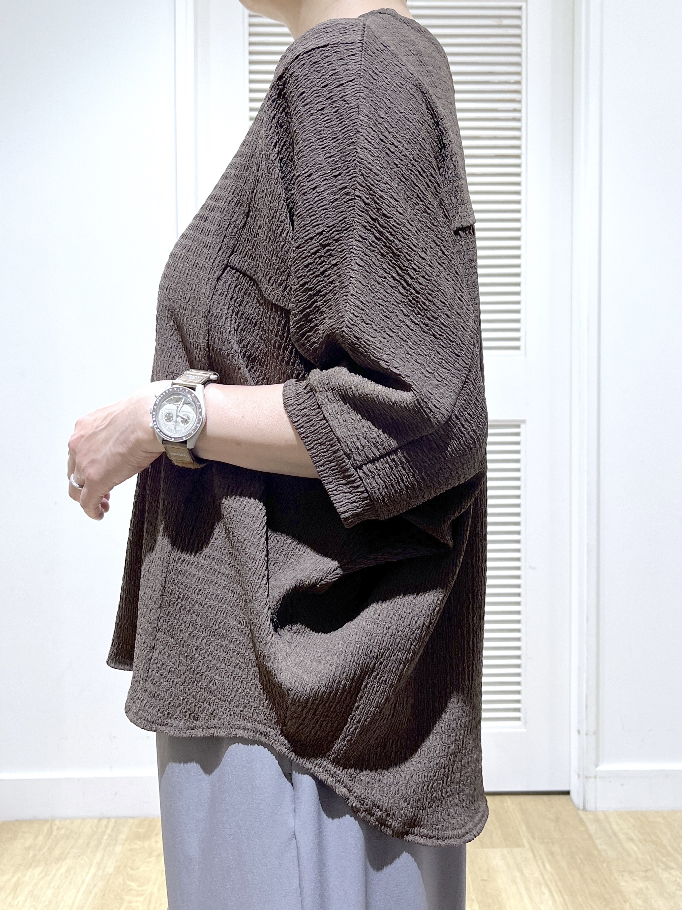 Miyazakiさんの「Dessin｜シュリンクジャージ カットソー」を使ったコーディネート