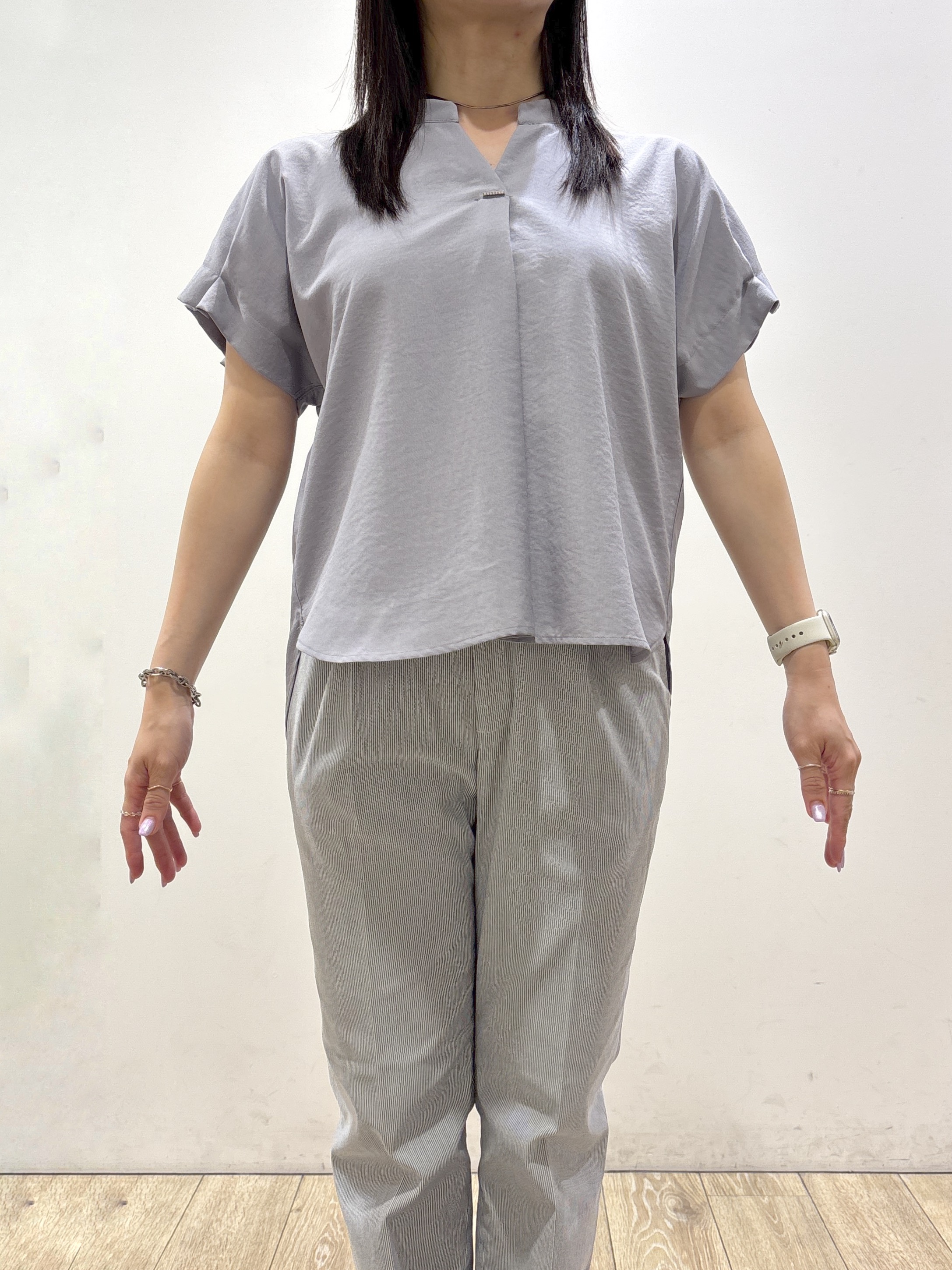 mameさんの「index｜【接触冷感／吸水速乾】タックスキッパーブラウス《防シワ／イージーアイロン／洗濯機OK／9col》」を使ったコーディネート