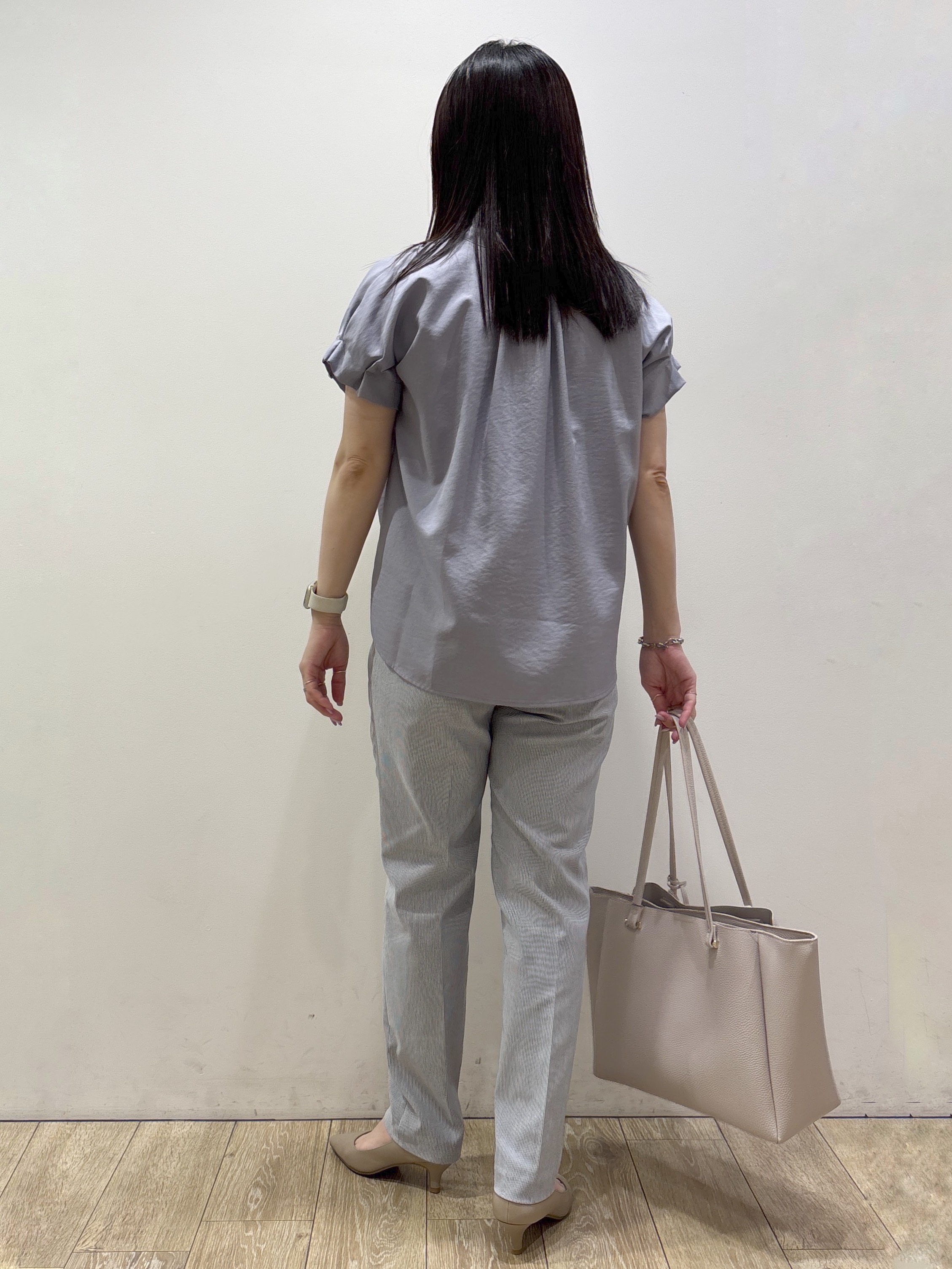 mameさんの「index｜【接触冷感／吸水速乾】タックスキッパーブラウス《防シワ／イージーアイロン／洗濯機OK／9col》」を使ったコーディネート