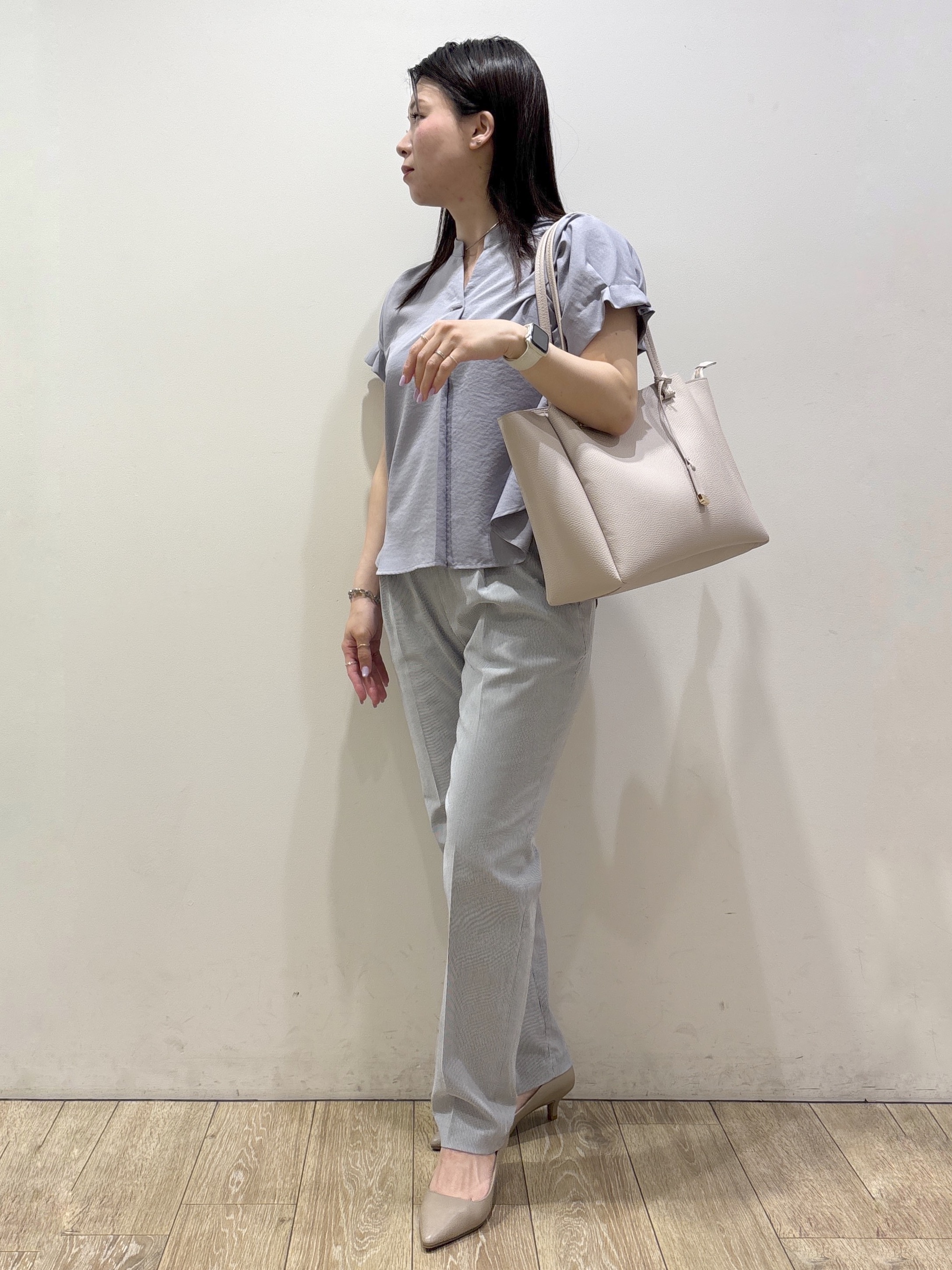 mameさんの「index｜【接触冷感／吸水速乾】タックスキッパーブラウス《防シワ／イージーアイロン／洗濯機OK／9col》」を使ったコーディネート