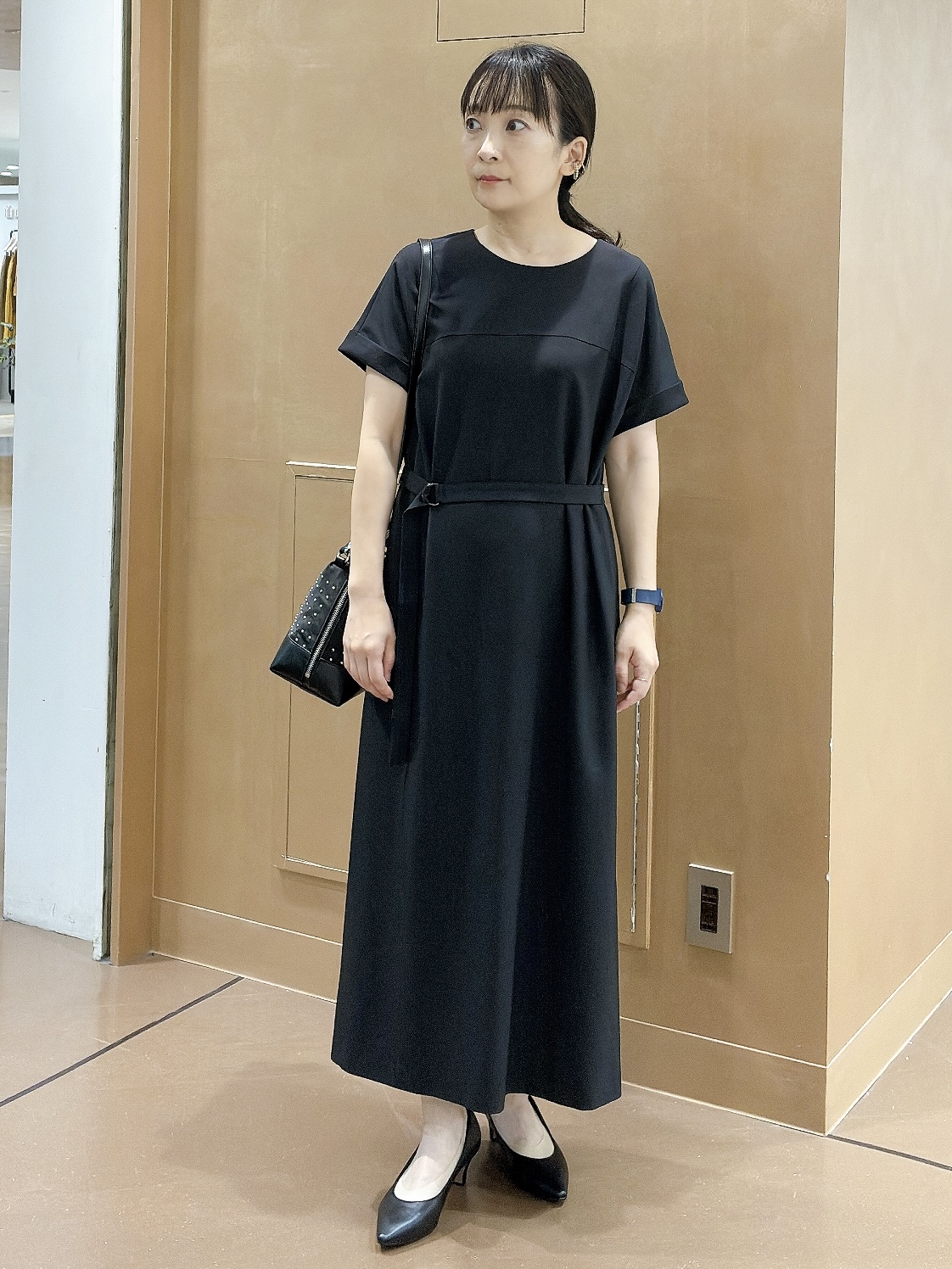 hattoriさんの「INDIVI｜【華奢見え】ベルト付きナローワンピース」を使ったコーディネート